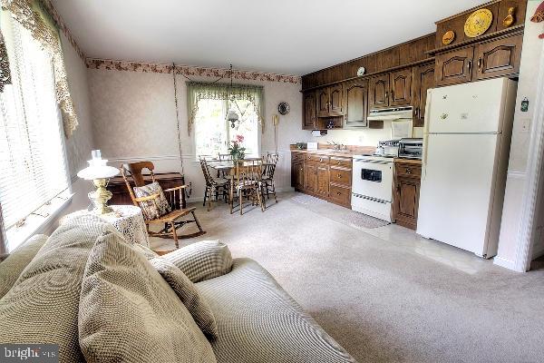 SCHOOL LANE HILLS - Residential