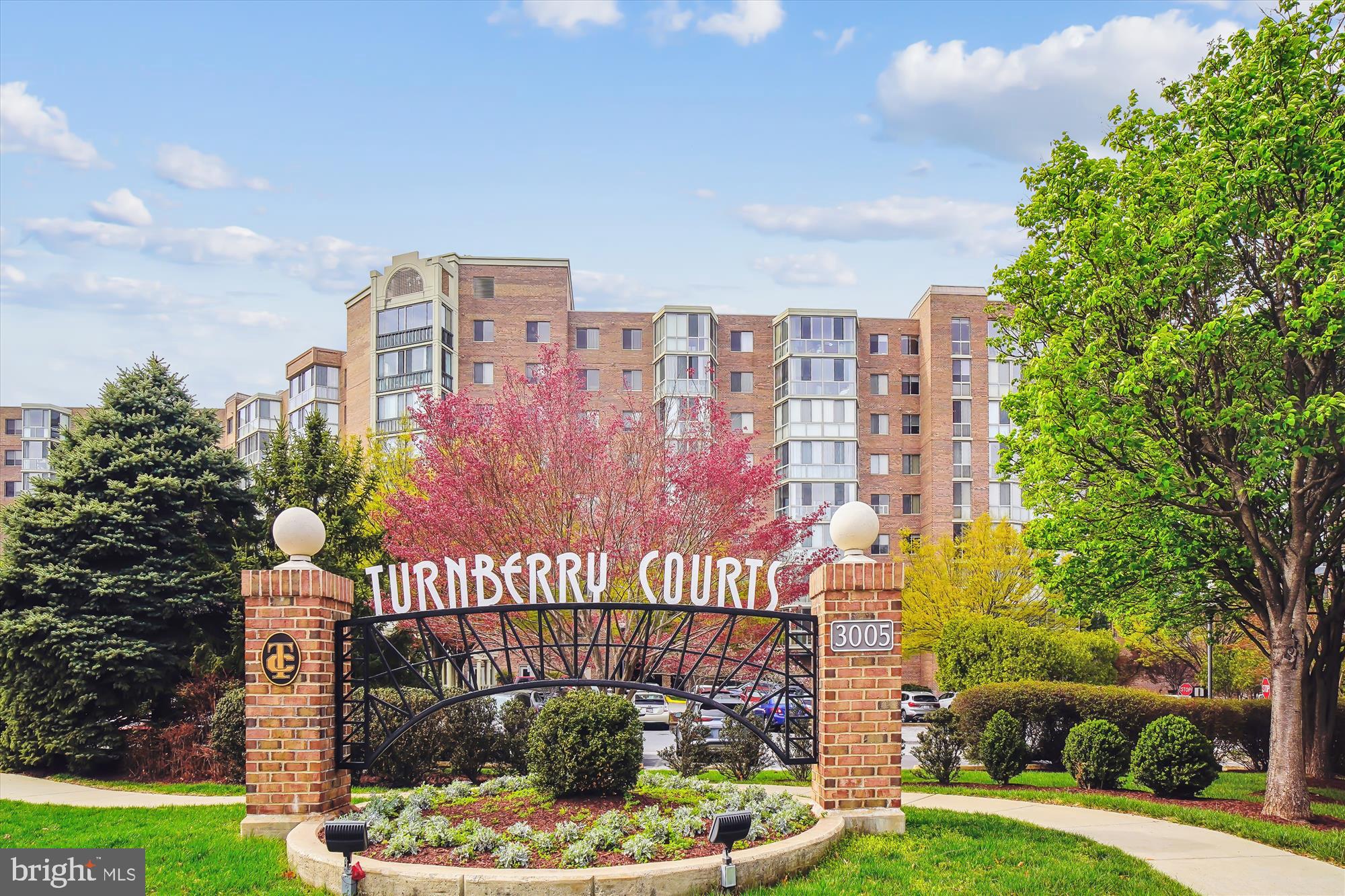 LEISURE WORLD - Residential
