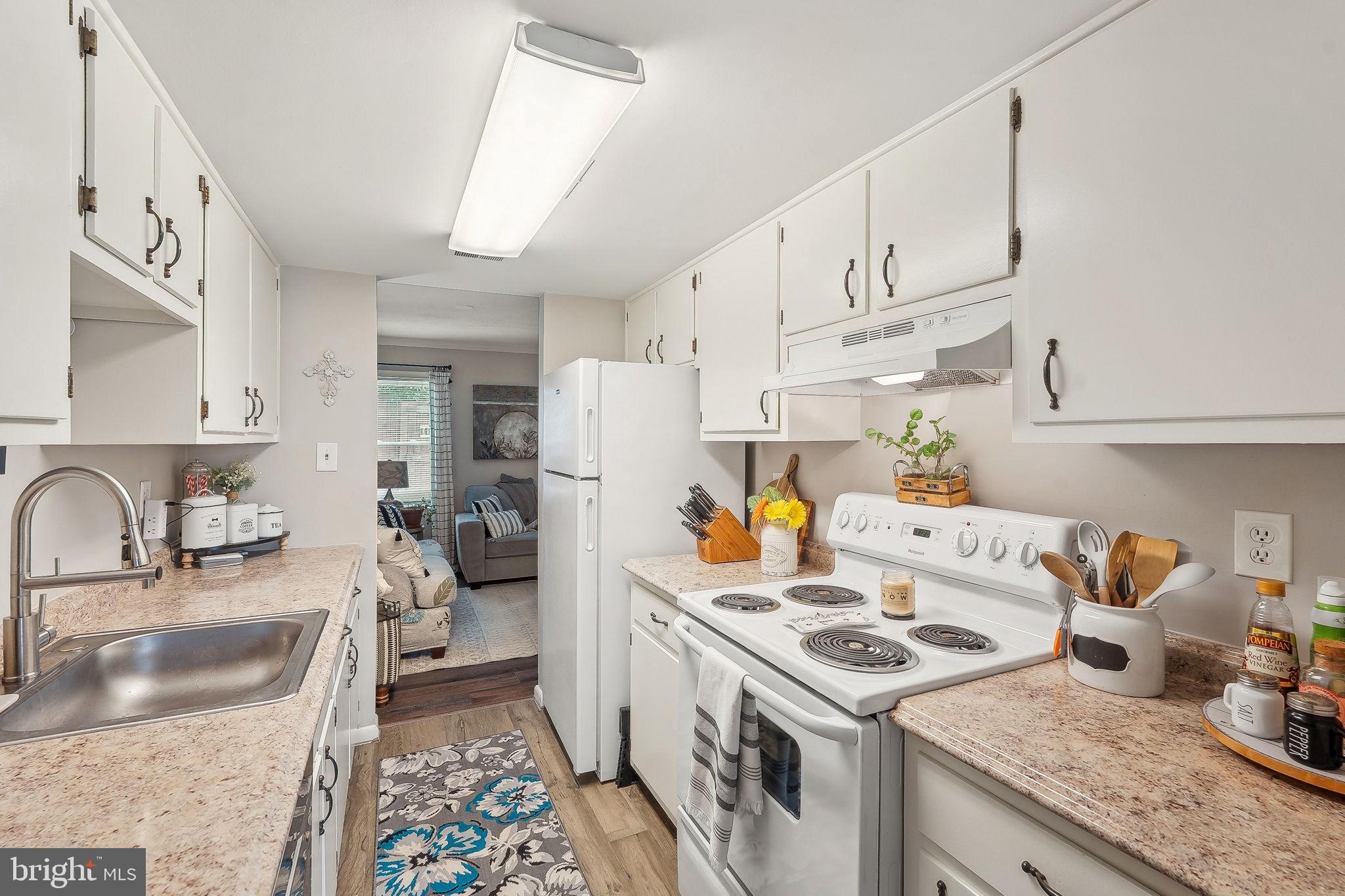 CRESTWOOD HAMLET - Residential