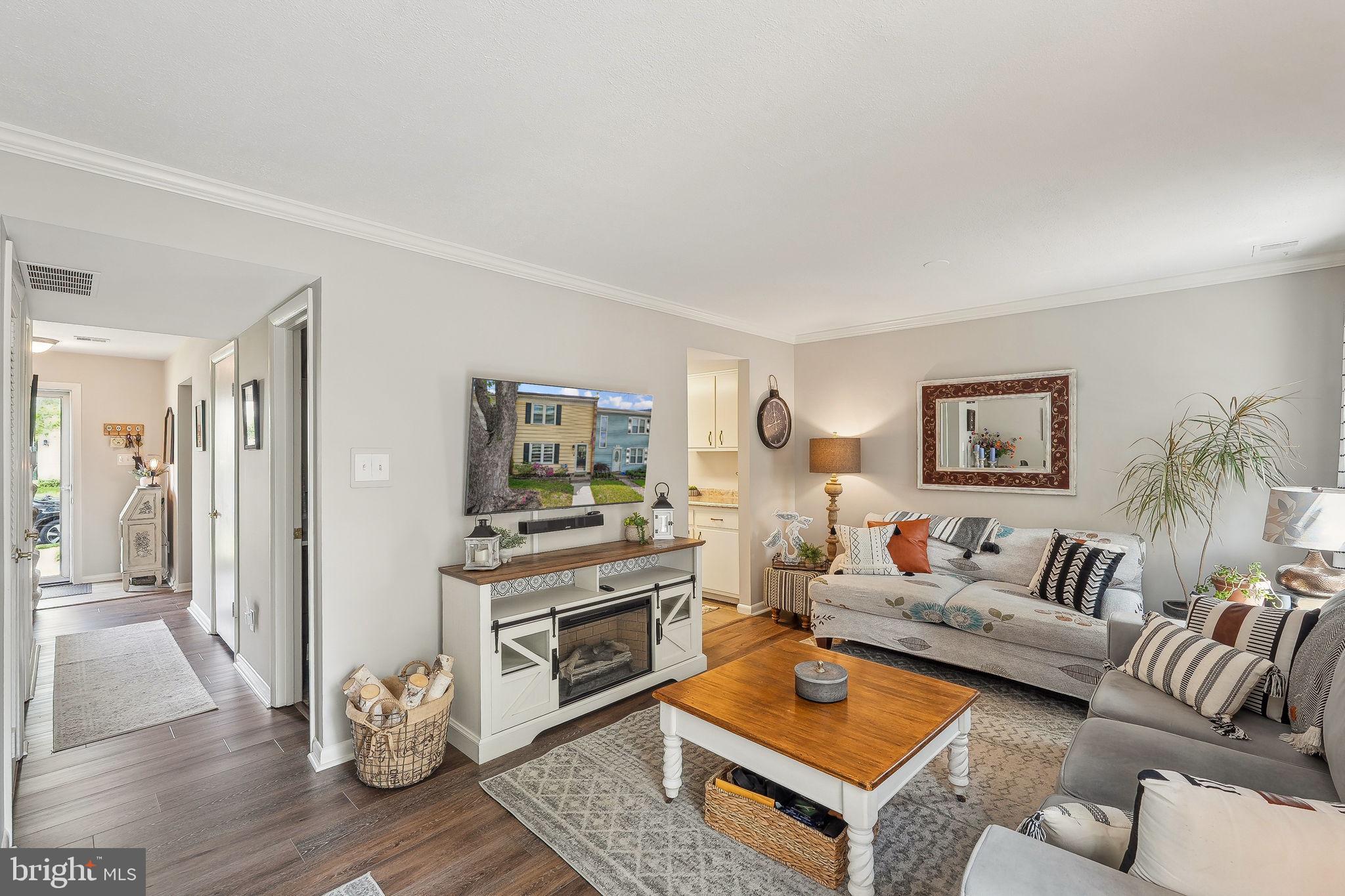 CRESTWOOD HAMLET - Residential