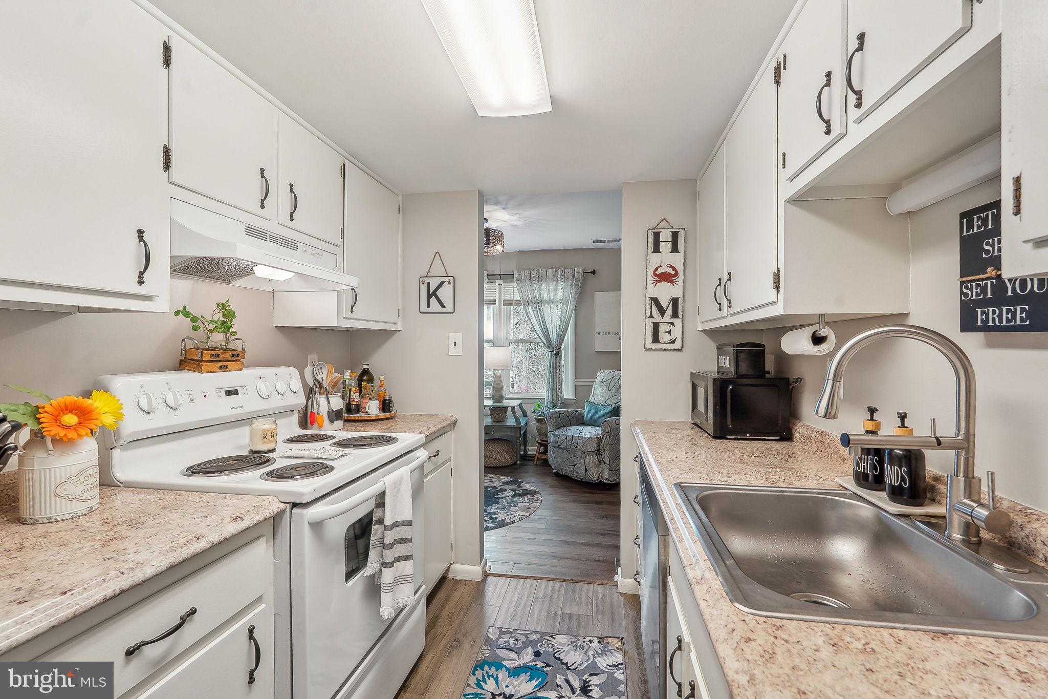 CRESTWOOD HAMLET - Residential