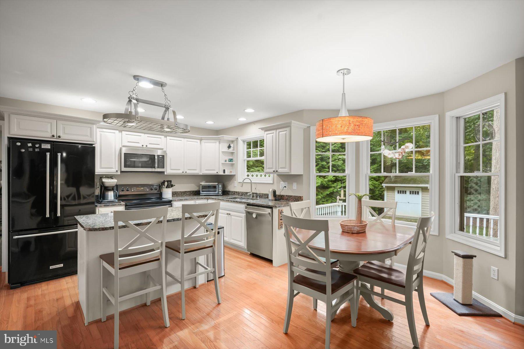 ANNAPOLIS ROADS - Residential