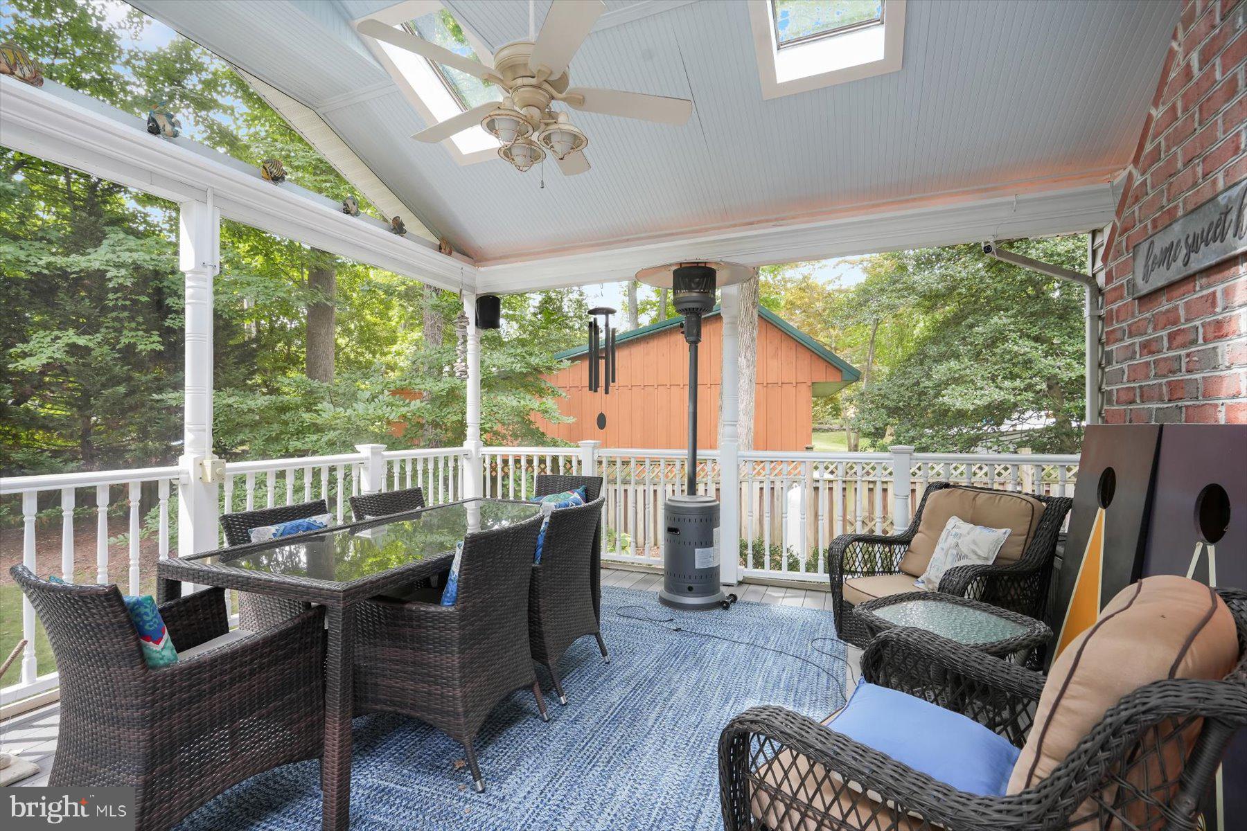 ANNAPOLIS ROADS - Residential