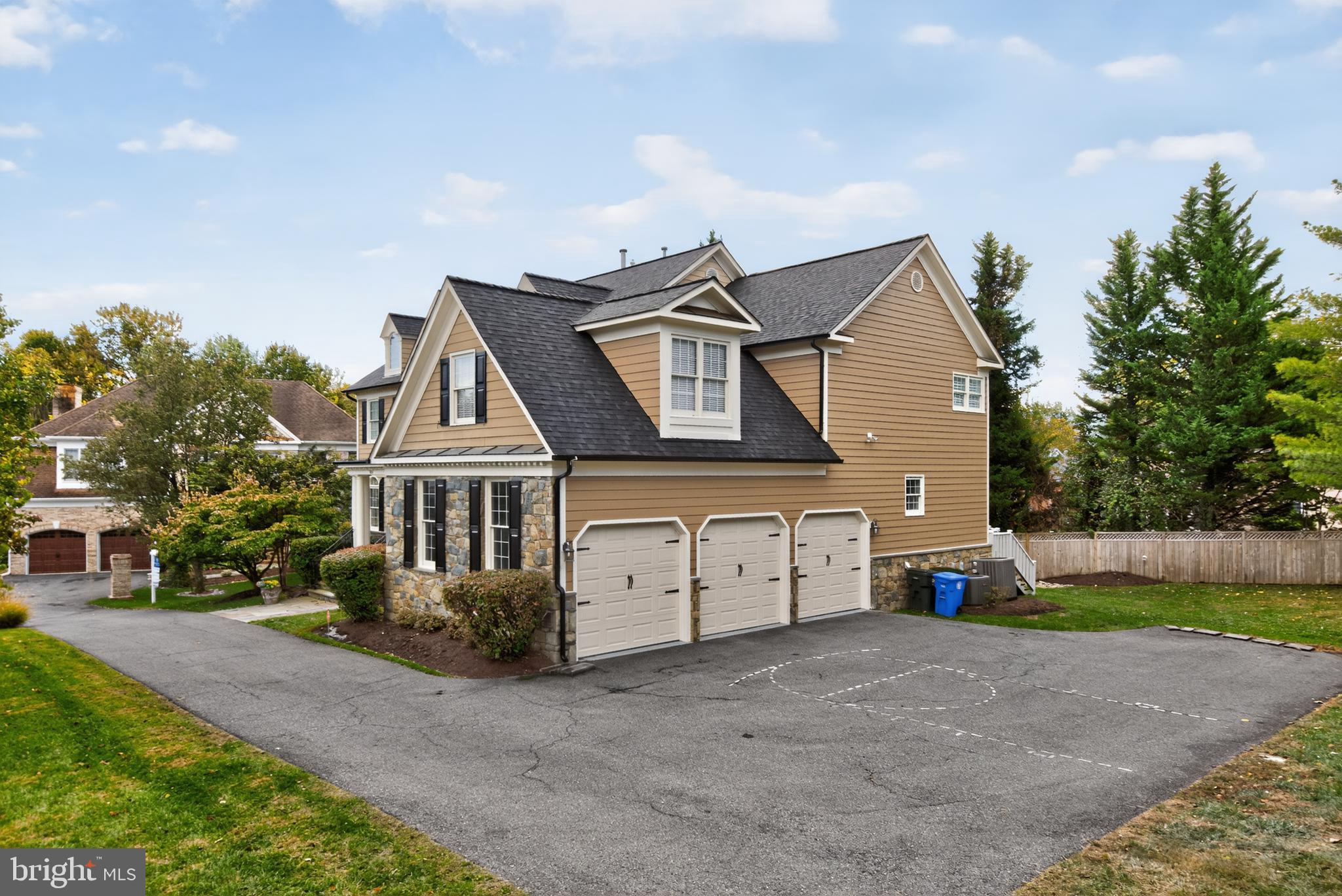 POTOMAC OUTSIDE - Residential