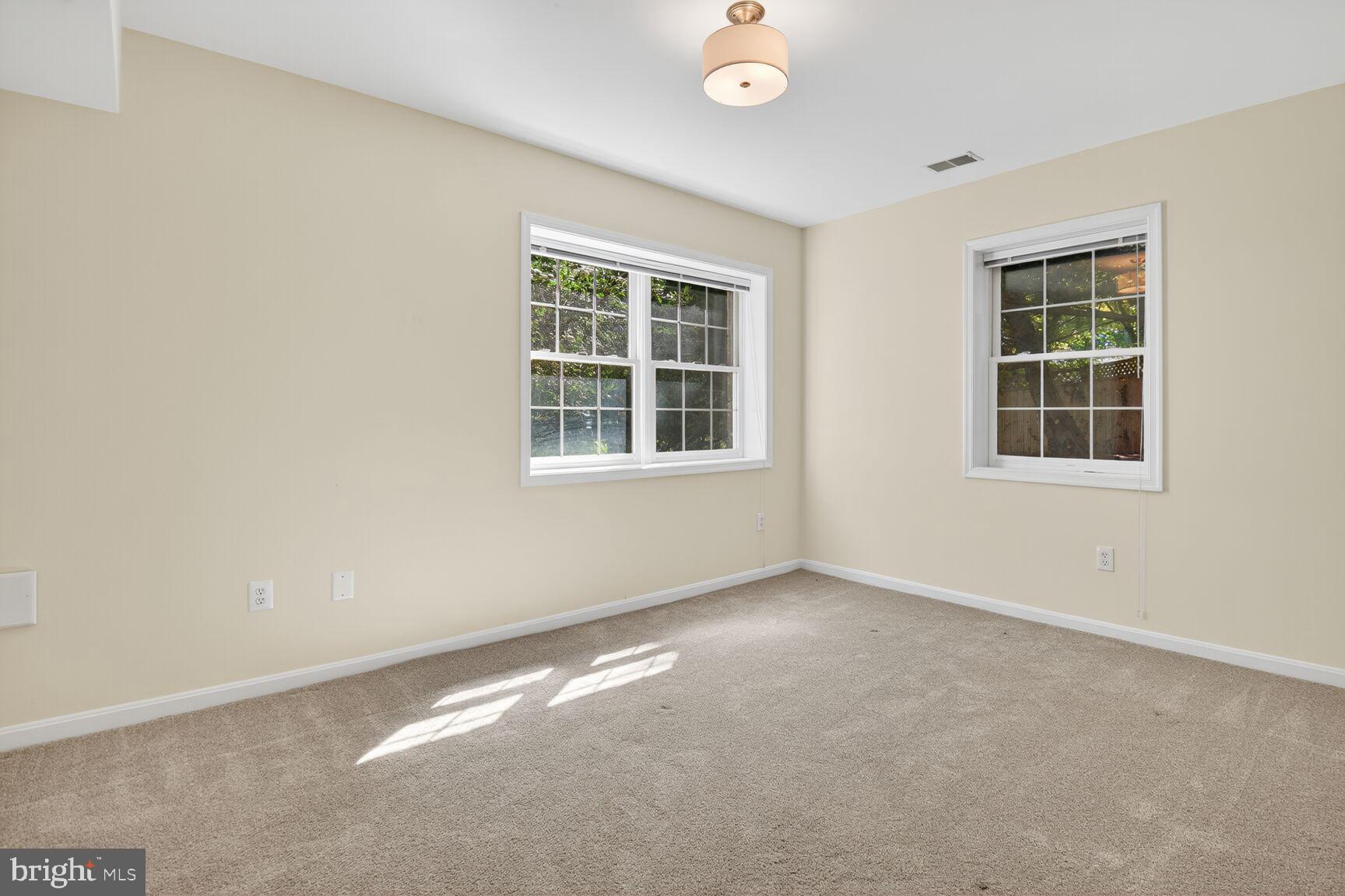 POTOMAC OUTSIDE - Residential