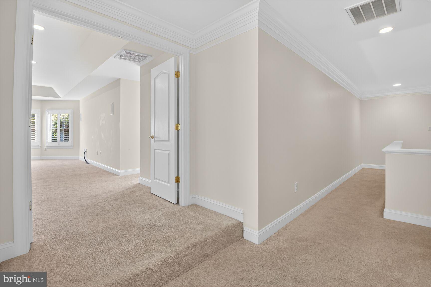 POTOMAC OUTSIDE - Residential