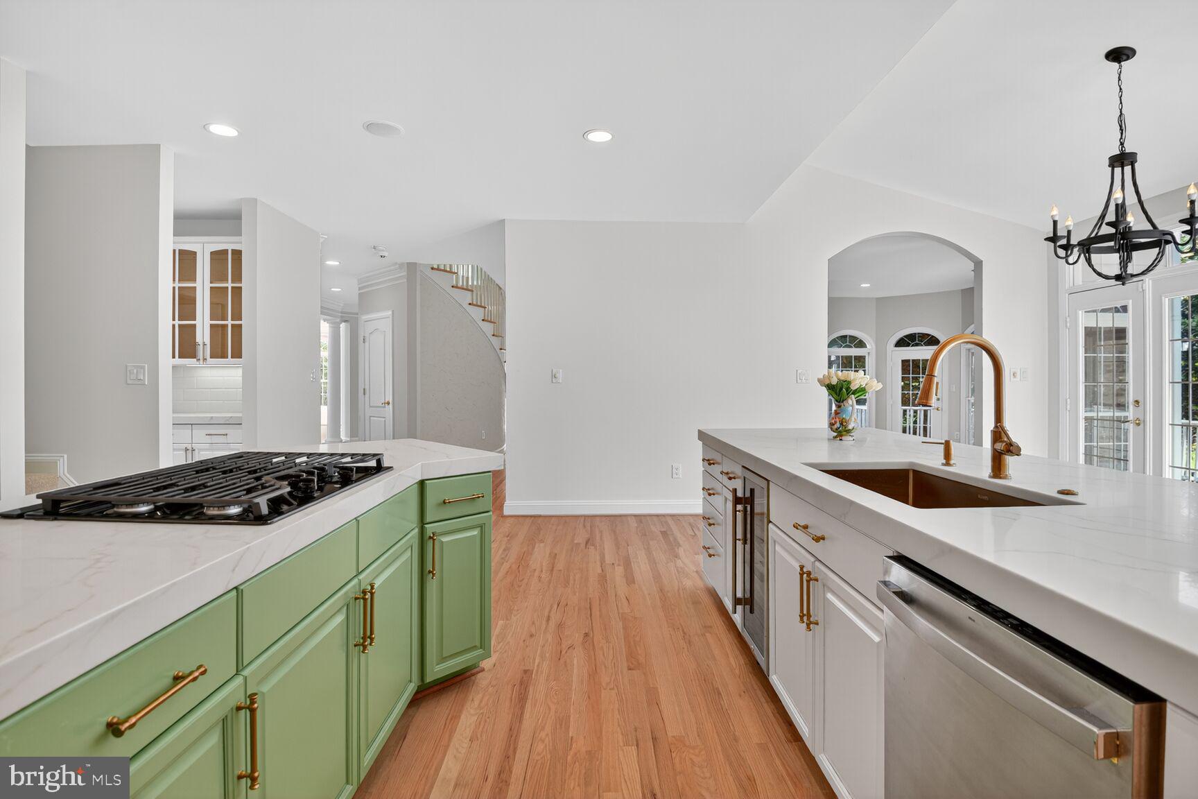 POTOMAC OUTSIDE - Residential