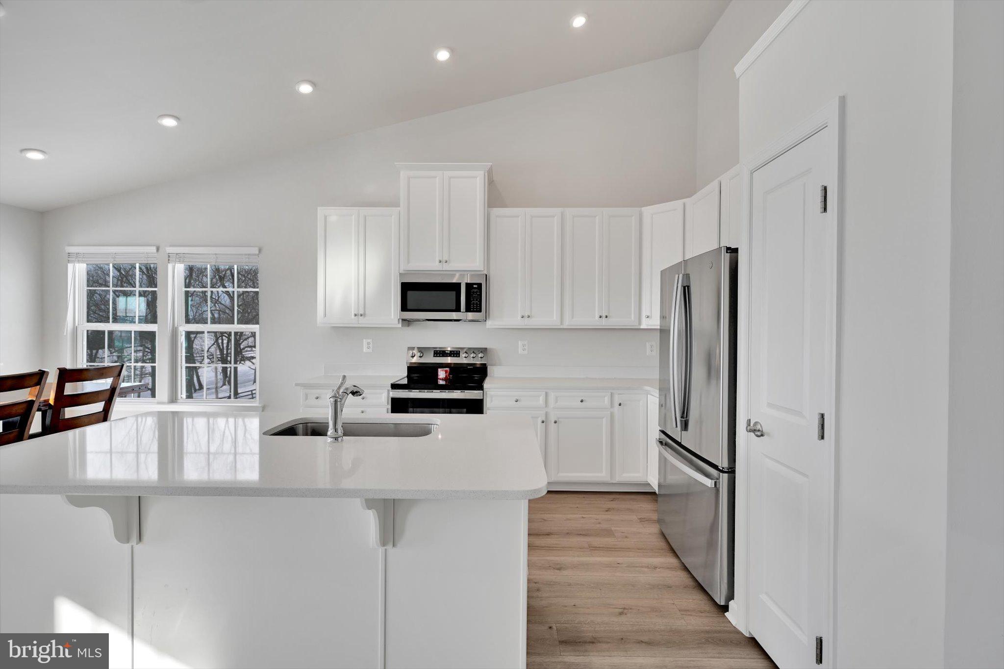 APPLEWOOD - Residential