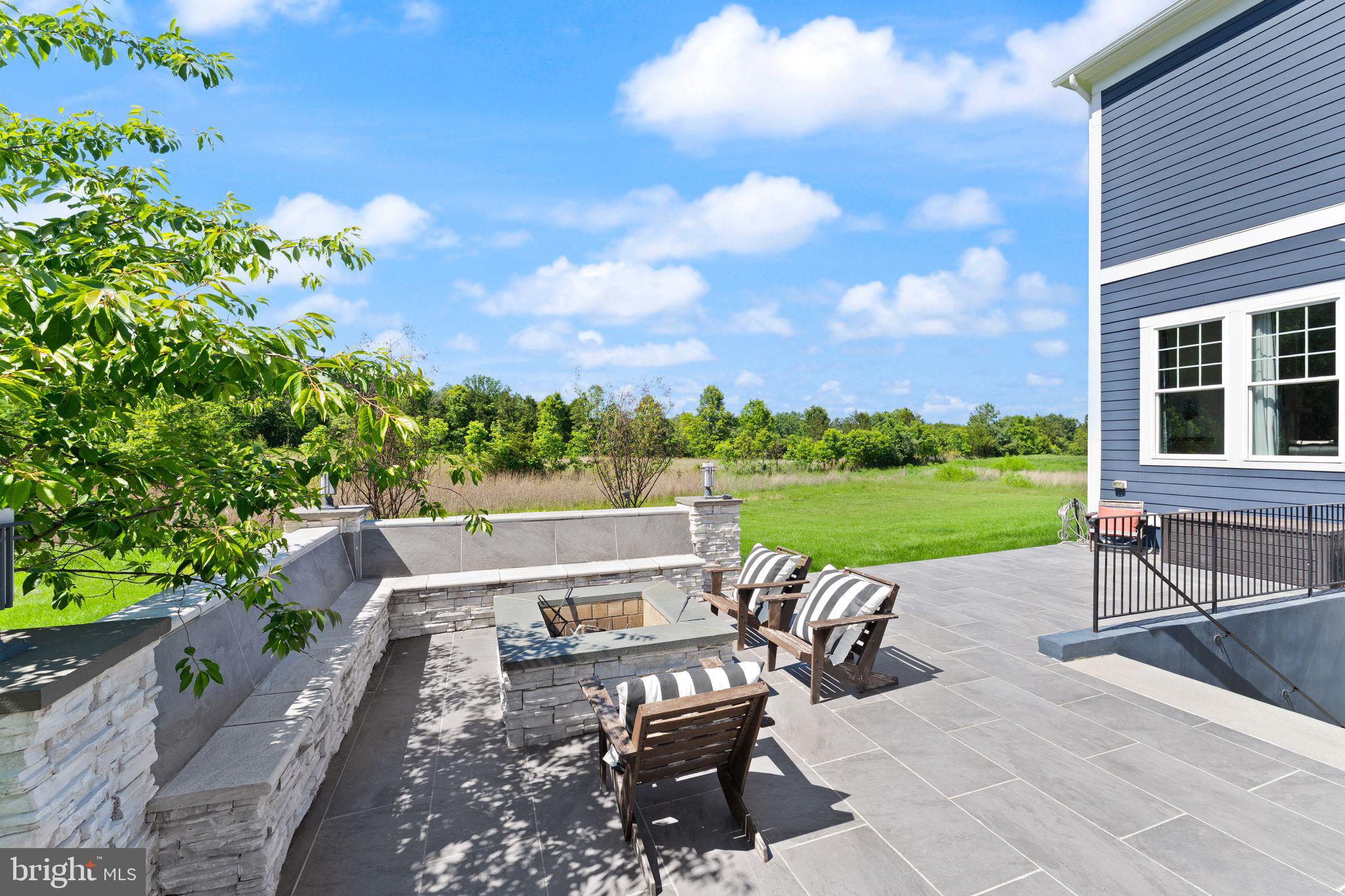 GREENS SOUTH AT WILLOWSF - Residential