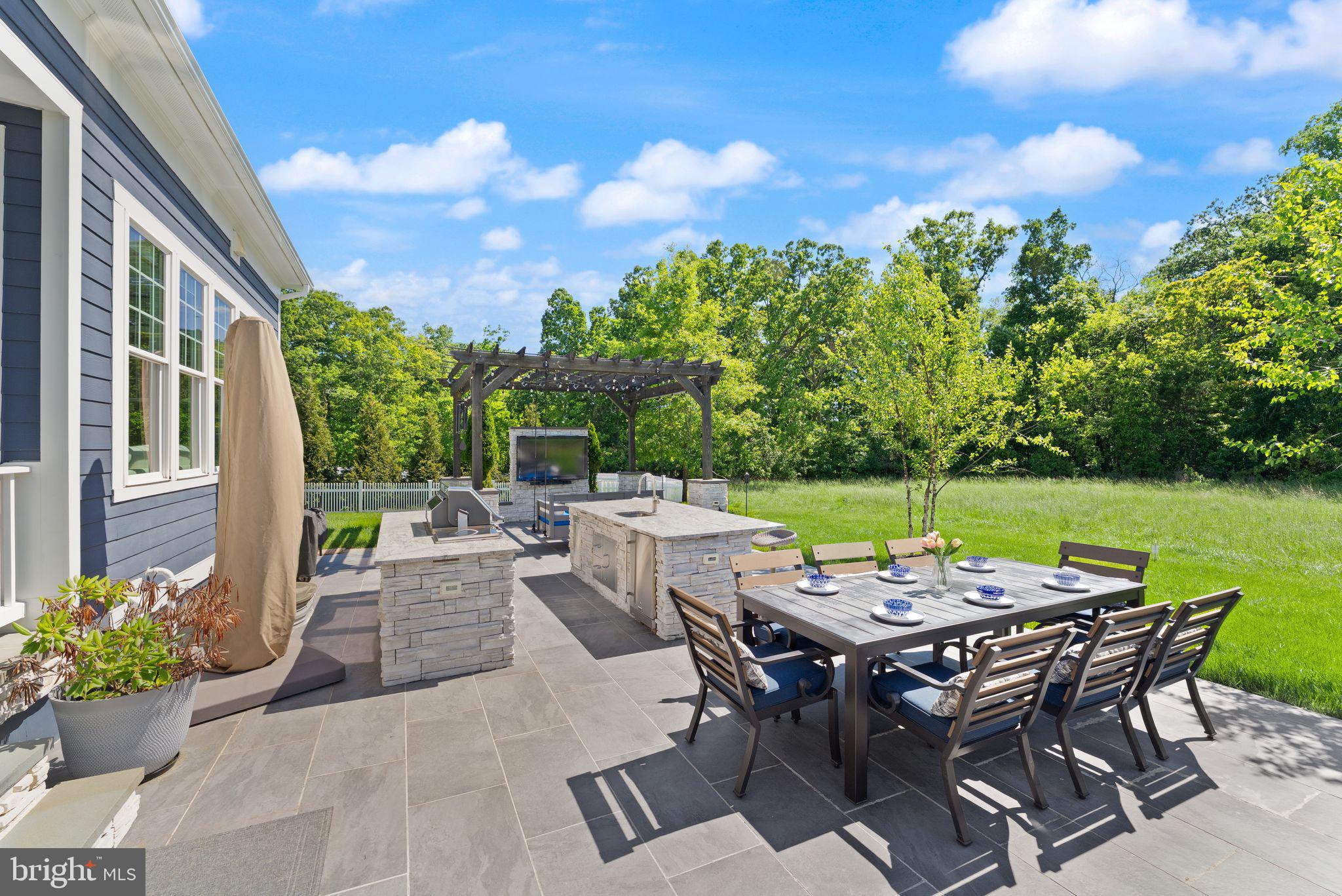 GREENS SOUTH AT WILLOWSF - Residential