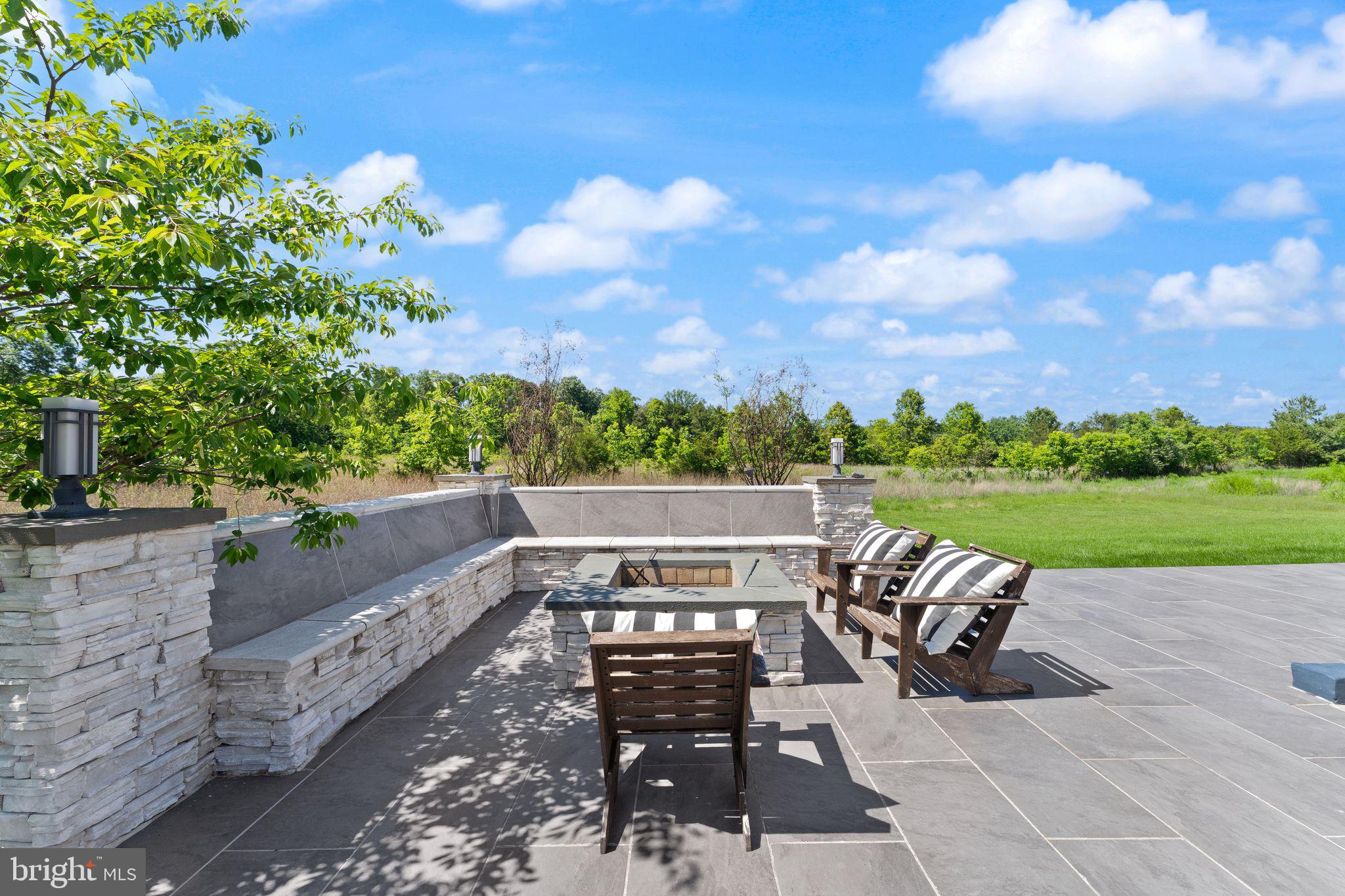 GREENS SOUTH AT WILLOWSF - Residential
