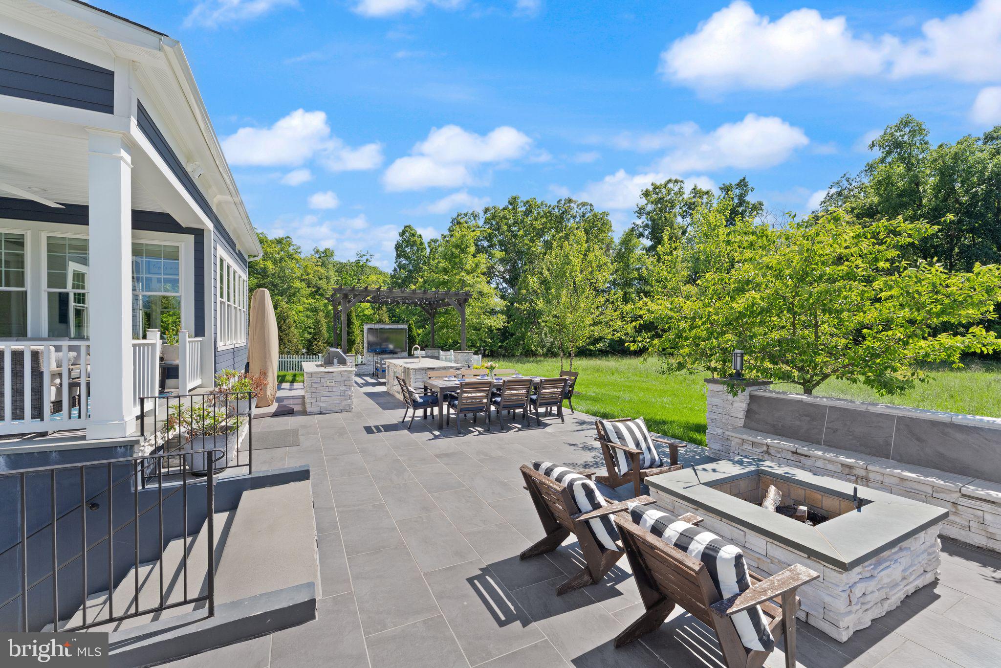 GREENS SOUTH AT WILLOWSF - Residential