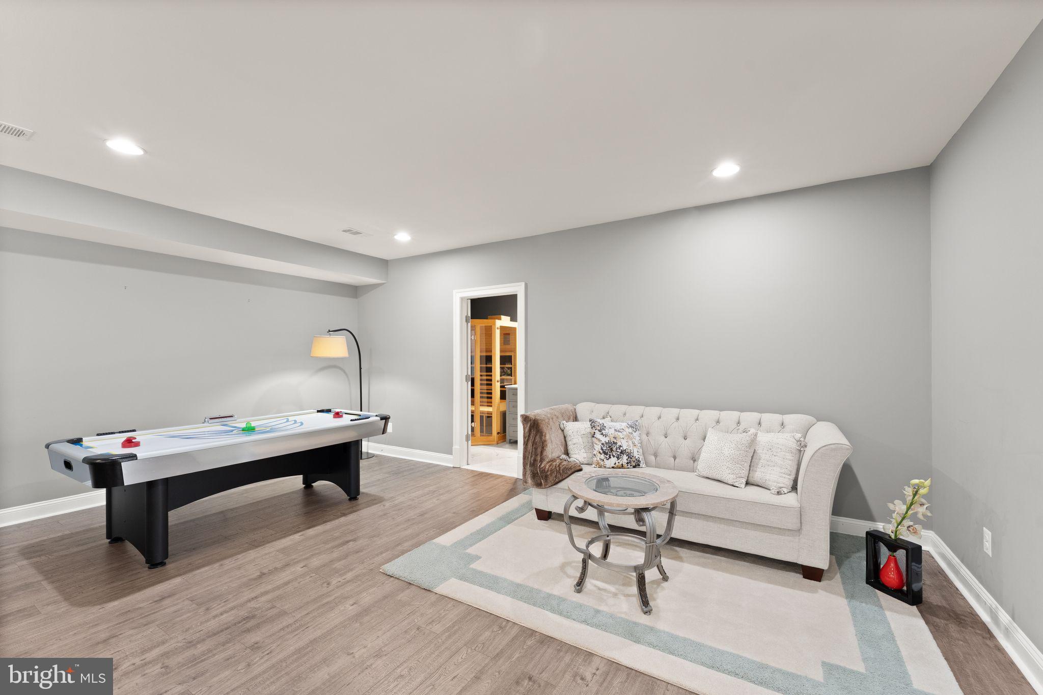 GREENS SOUTH AT WILLOWSF - Residential