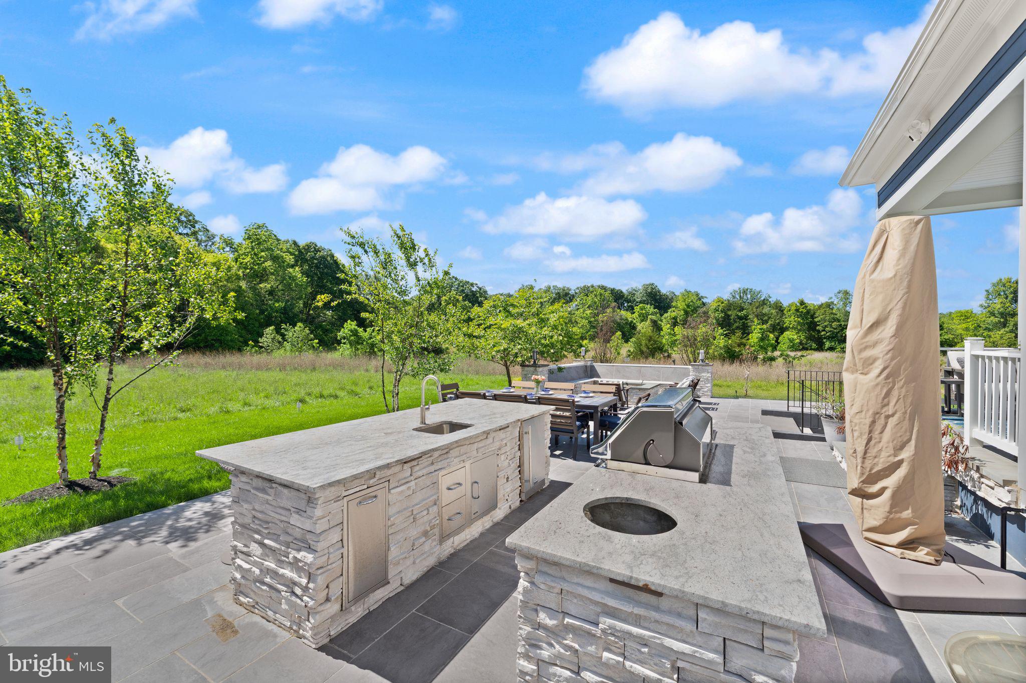 GREENS SOUTH AT WILLOWSF - Residential