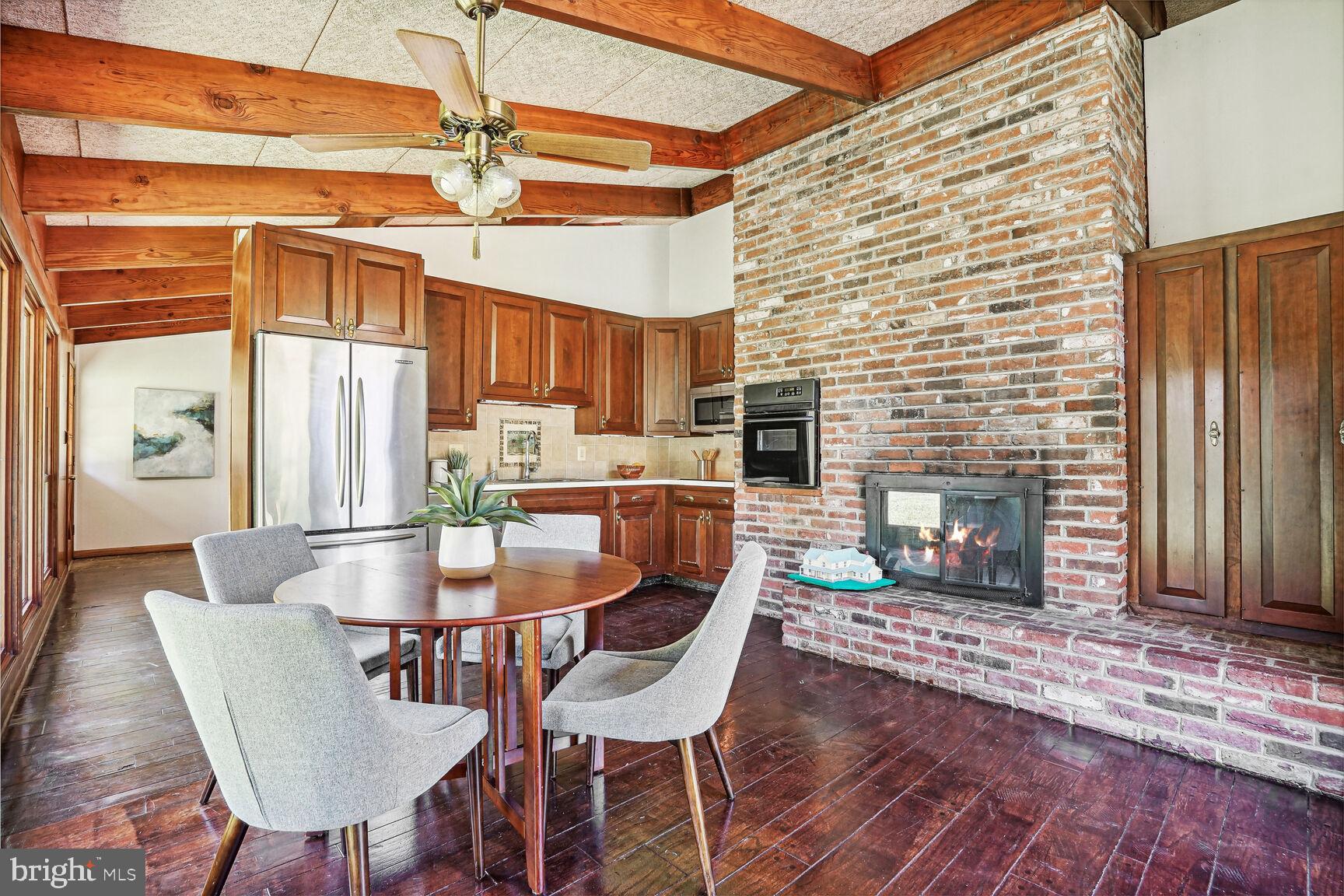 WALNUT ACRES - Residential