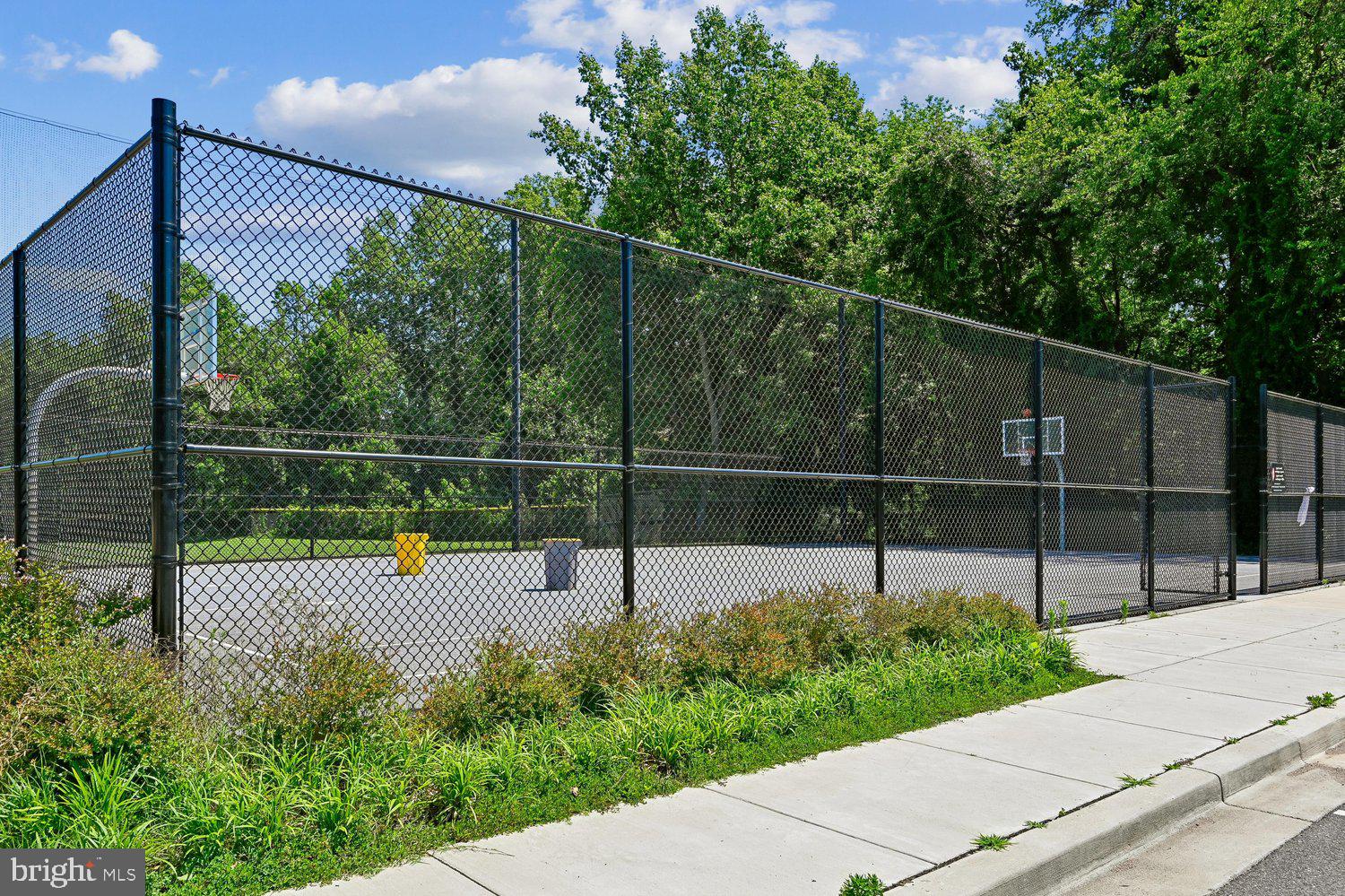 FOUR SEASONS ESTATES - Residential