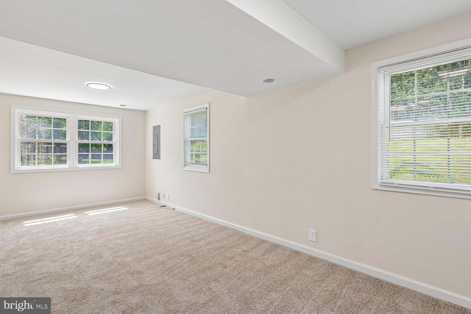 FOUR SEASONS ESTATES - Residential