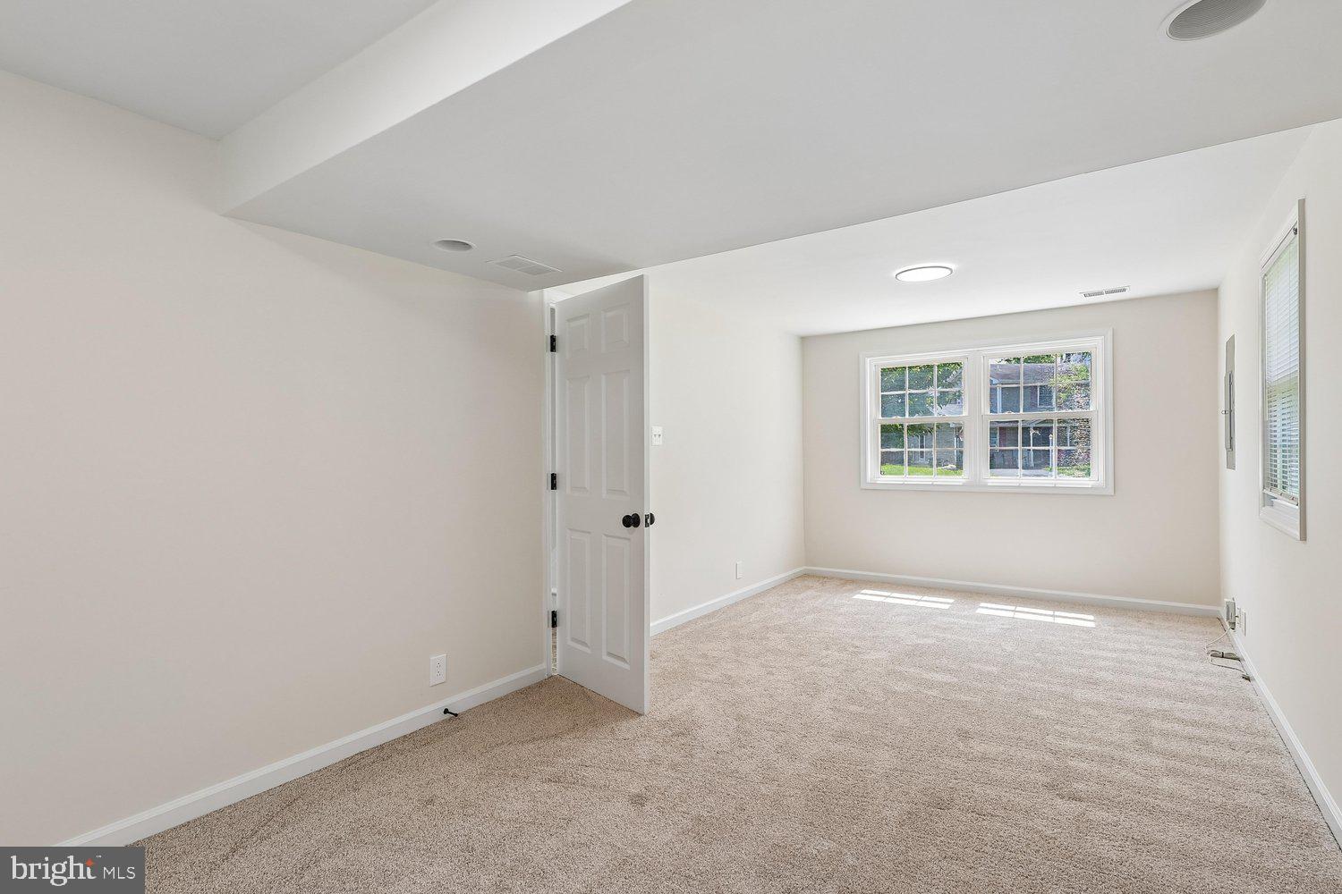FOUR SEASONS ESTATES - Residential