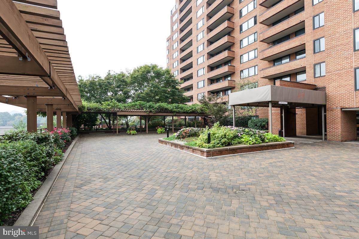 Totally redone 1BR unit with balcony faces north over Roland Park. The kitchen is updated with stainless appliances, new counters and flooring. New shower, vanity and floor in the renovated bath. Refinished parquet floors and fresh paint throughout. Washer and dryer in the apartment. Rent includes utilities and garage parking. Harper House is a full service, luxury building near pools, tennis, restaurants and shopping! Convenient location near I83 and downtown.