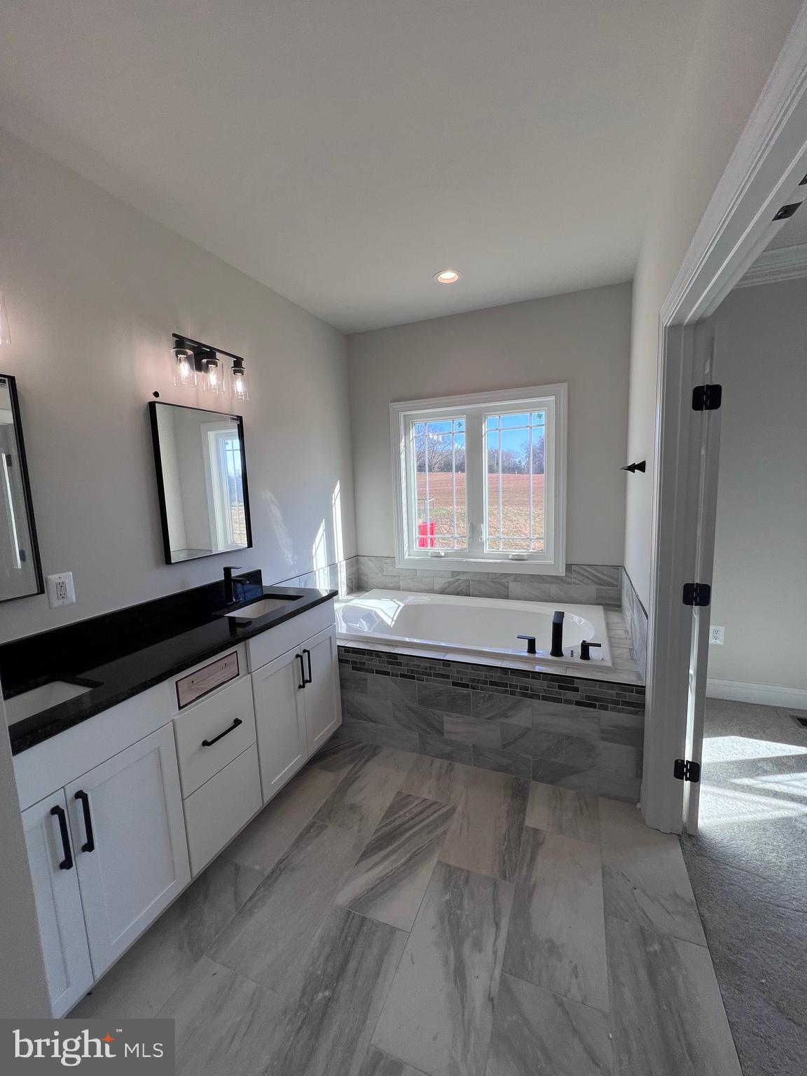 PARADISE ESTATES - Residential