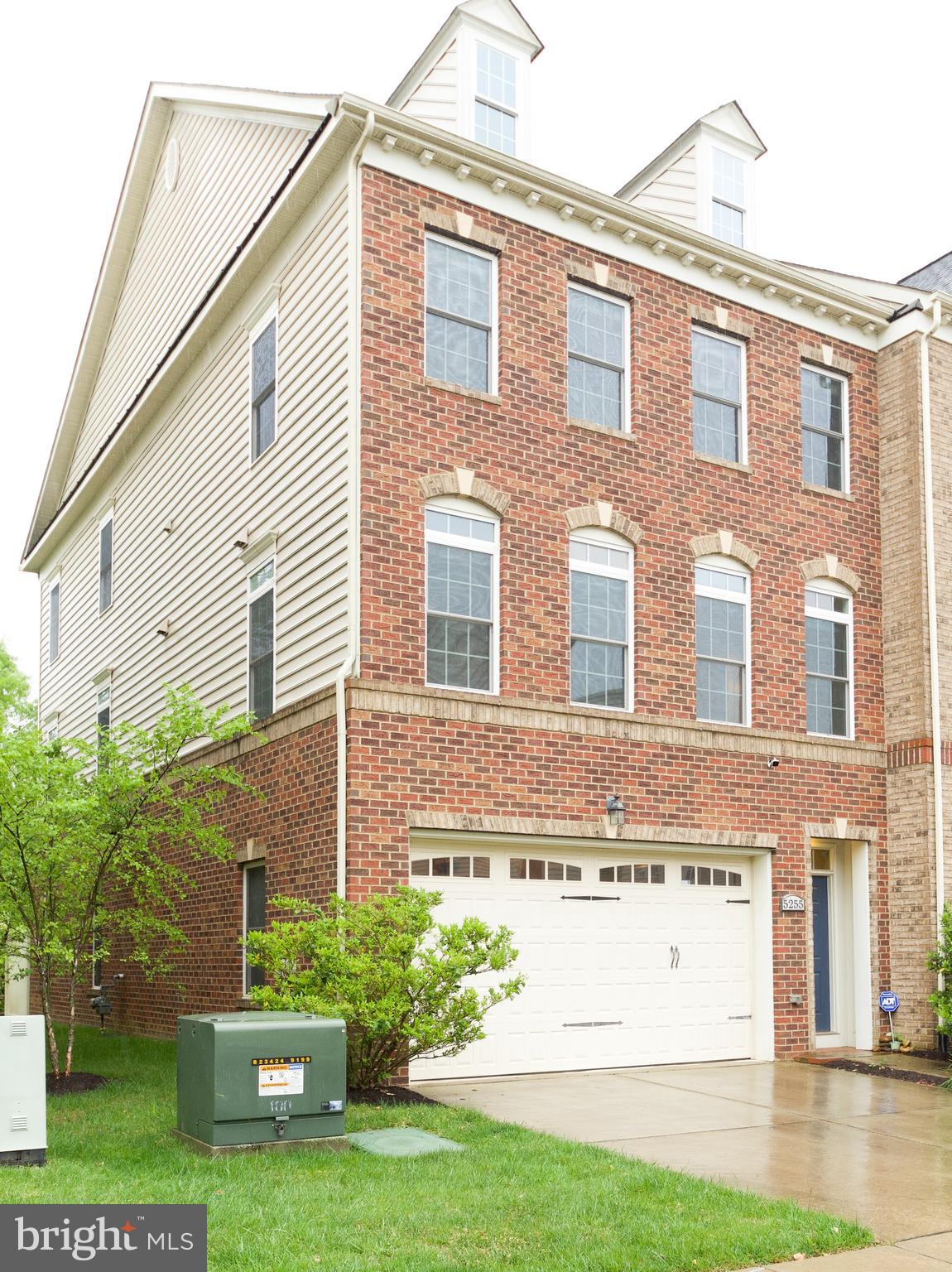 GREENBELT STATION - Residential Lease