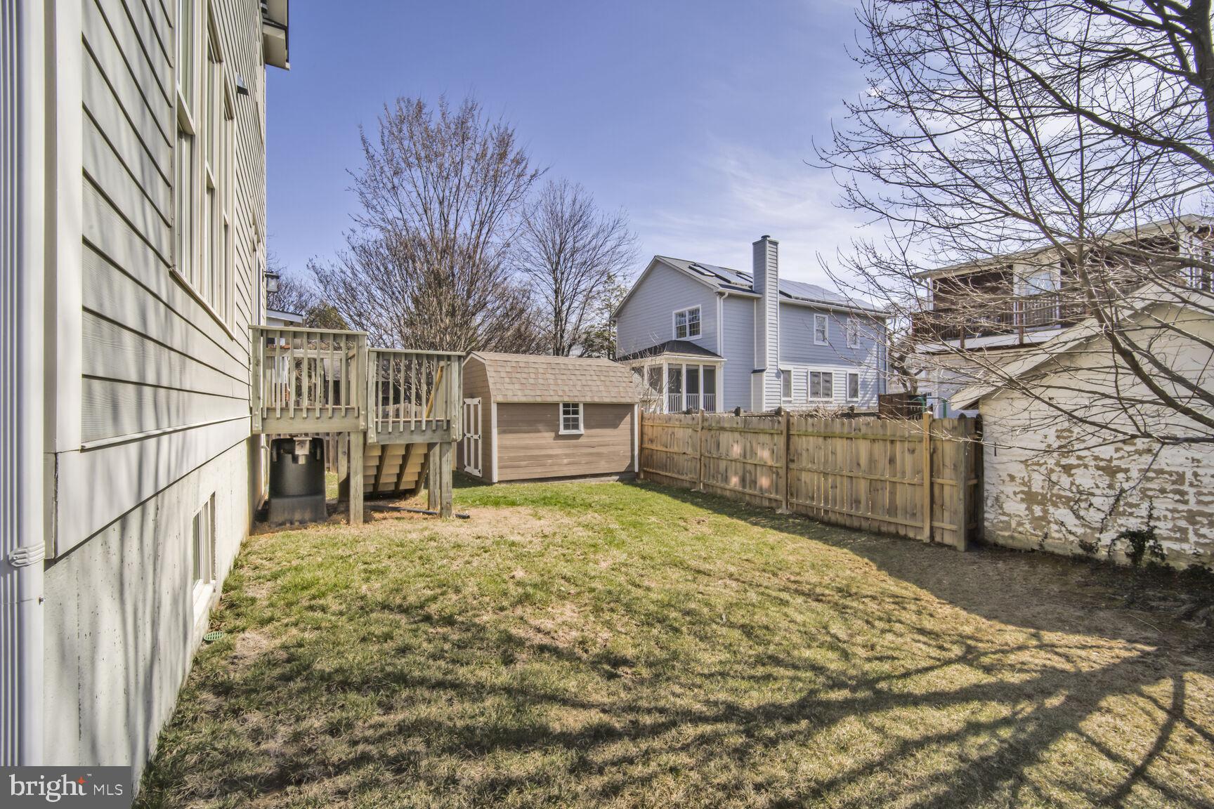 LEE HEIGHTS - Residential