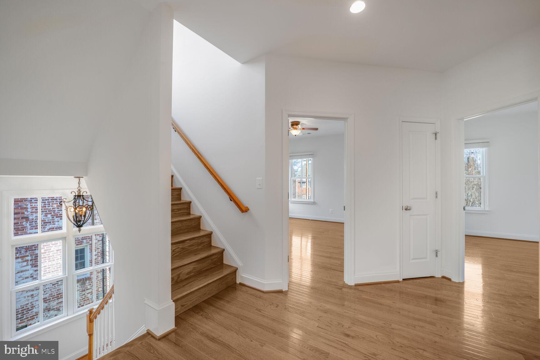LEE HEIGHTS - Residential