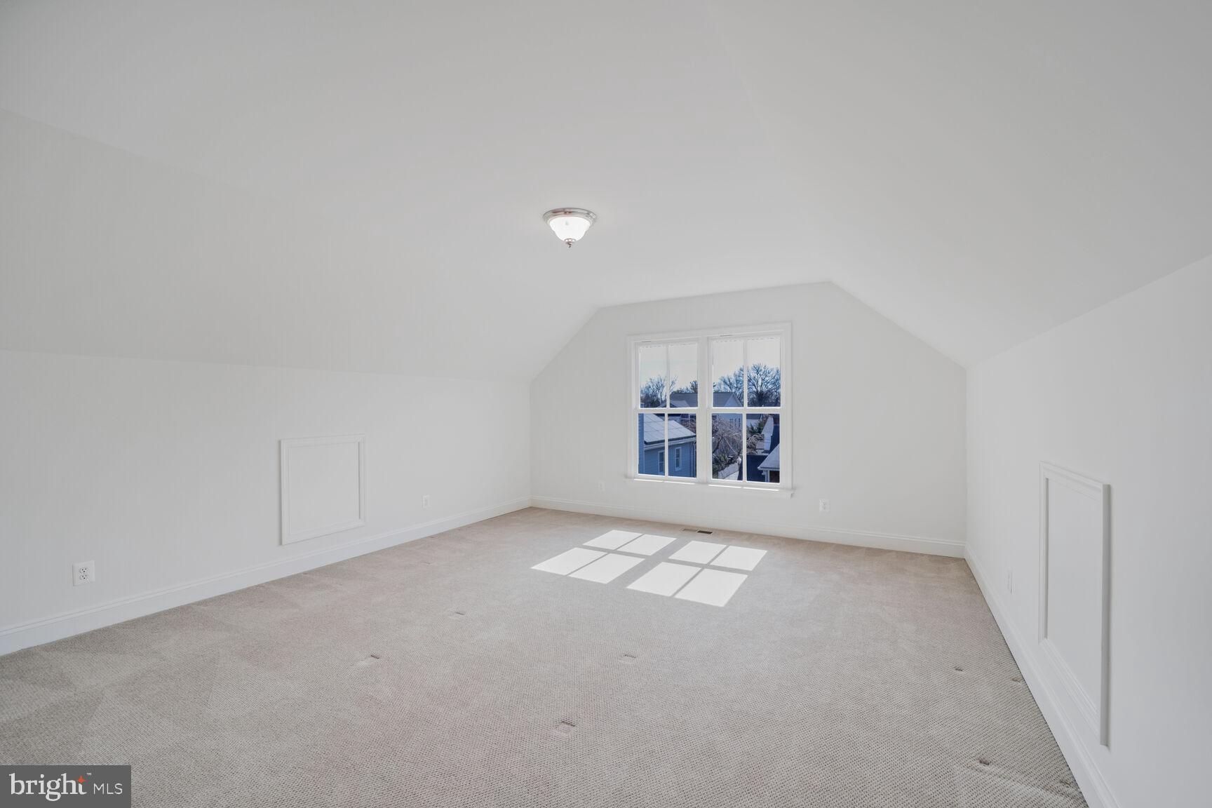 LEE HEIGHTS - Residential