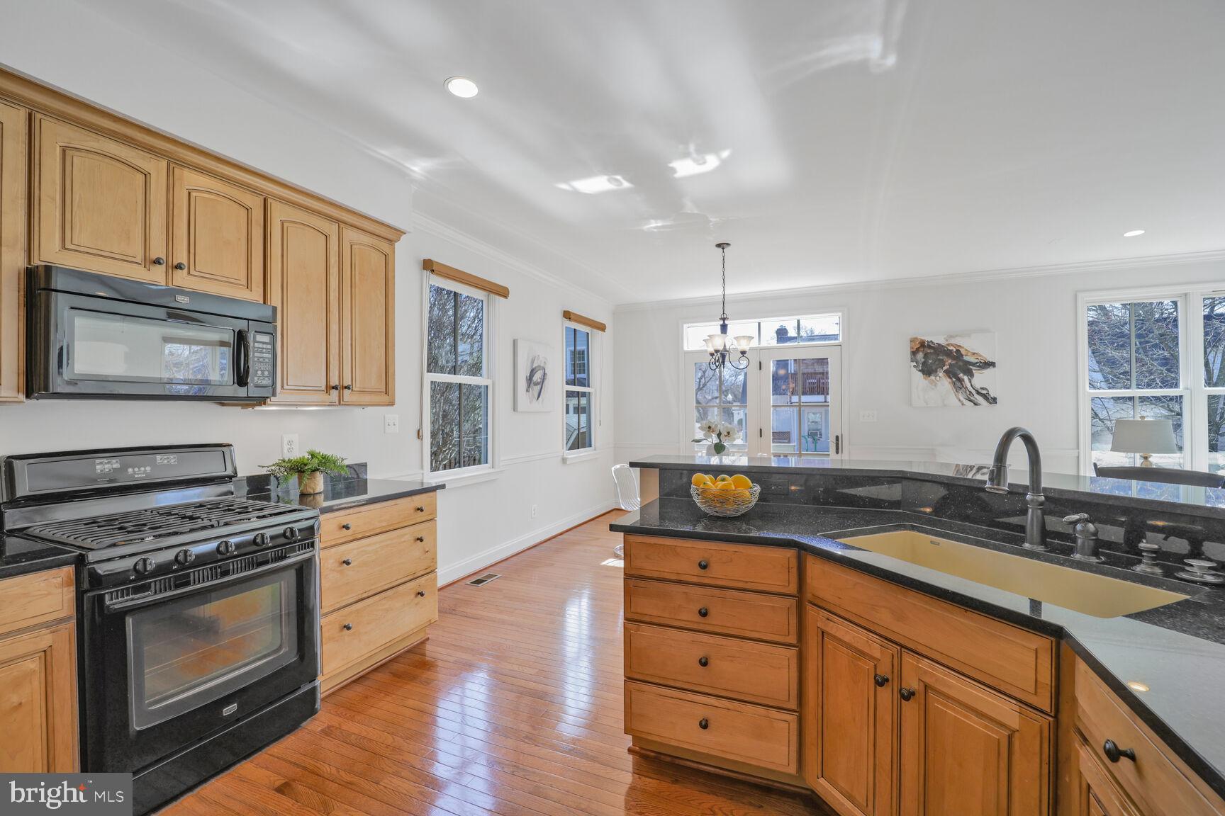 LEE HEIGHTS - Residential