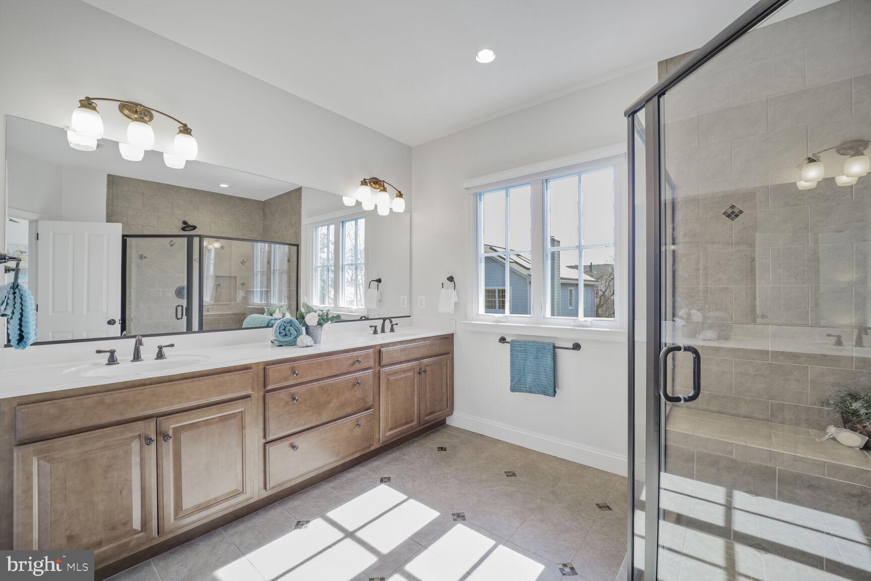 LEE HEIGHTS - Residential