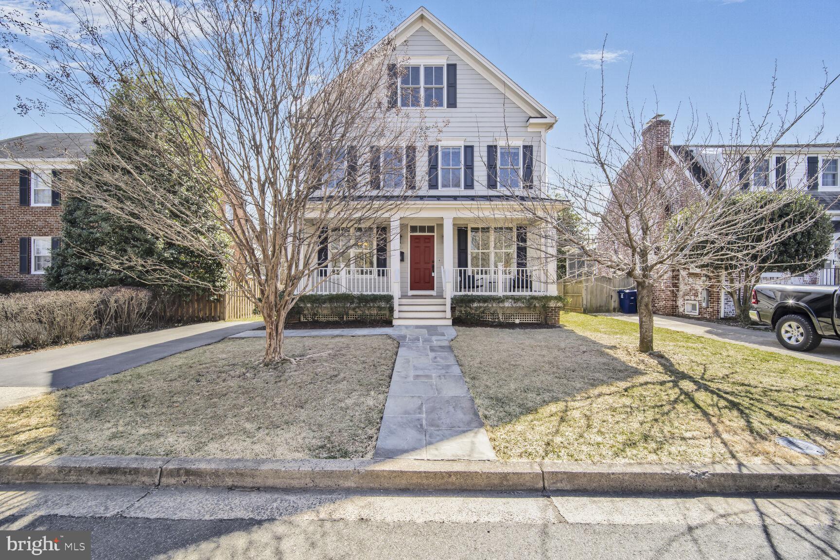 LEE HEIGHTS - Residential