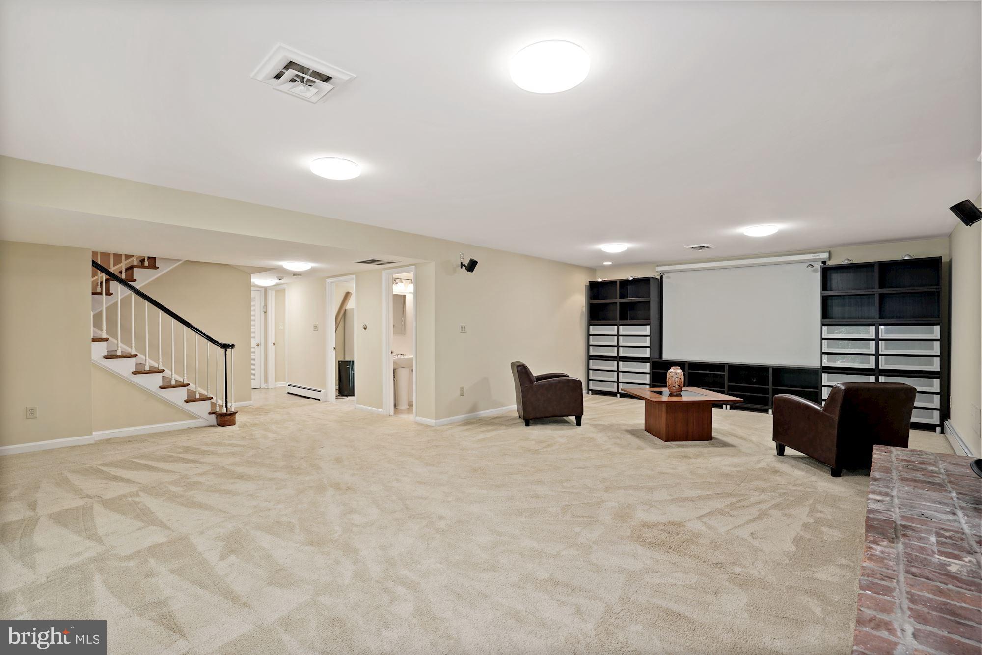 RIVER OAKS - Residential