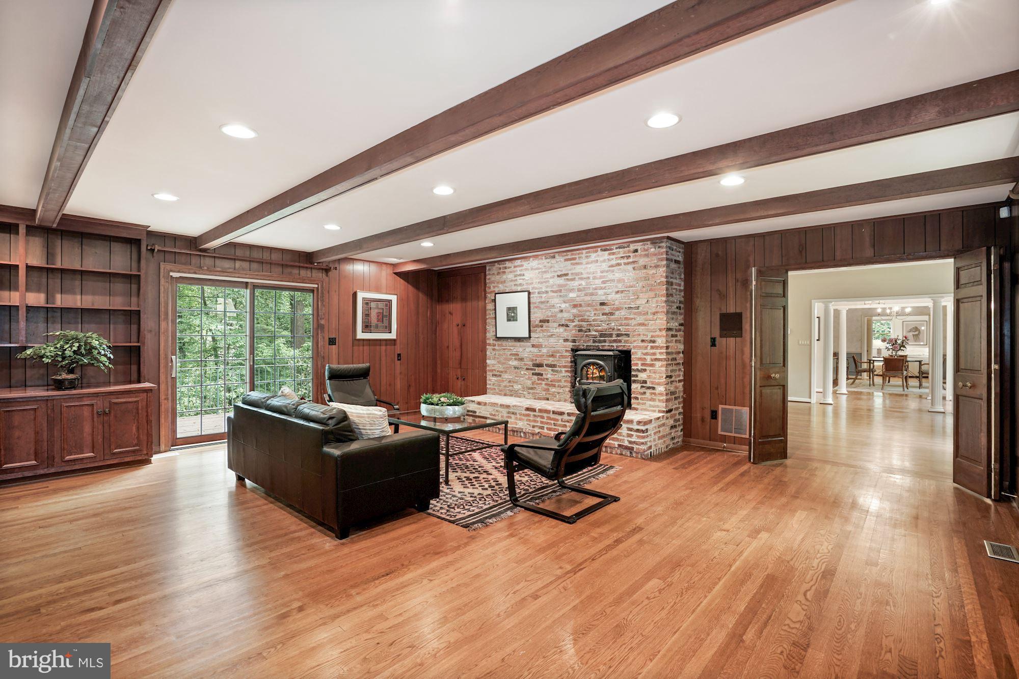 RIVER OAKS - Residential