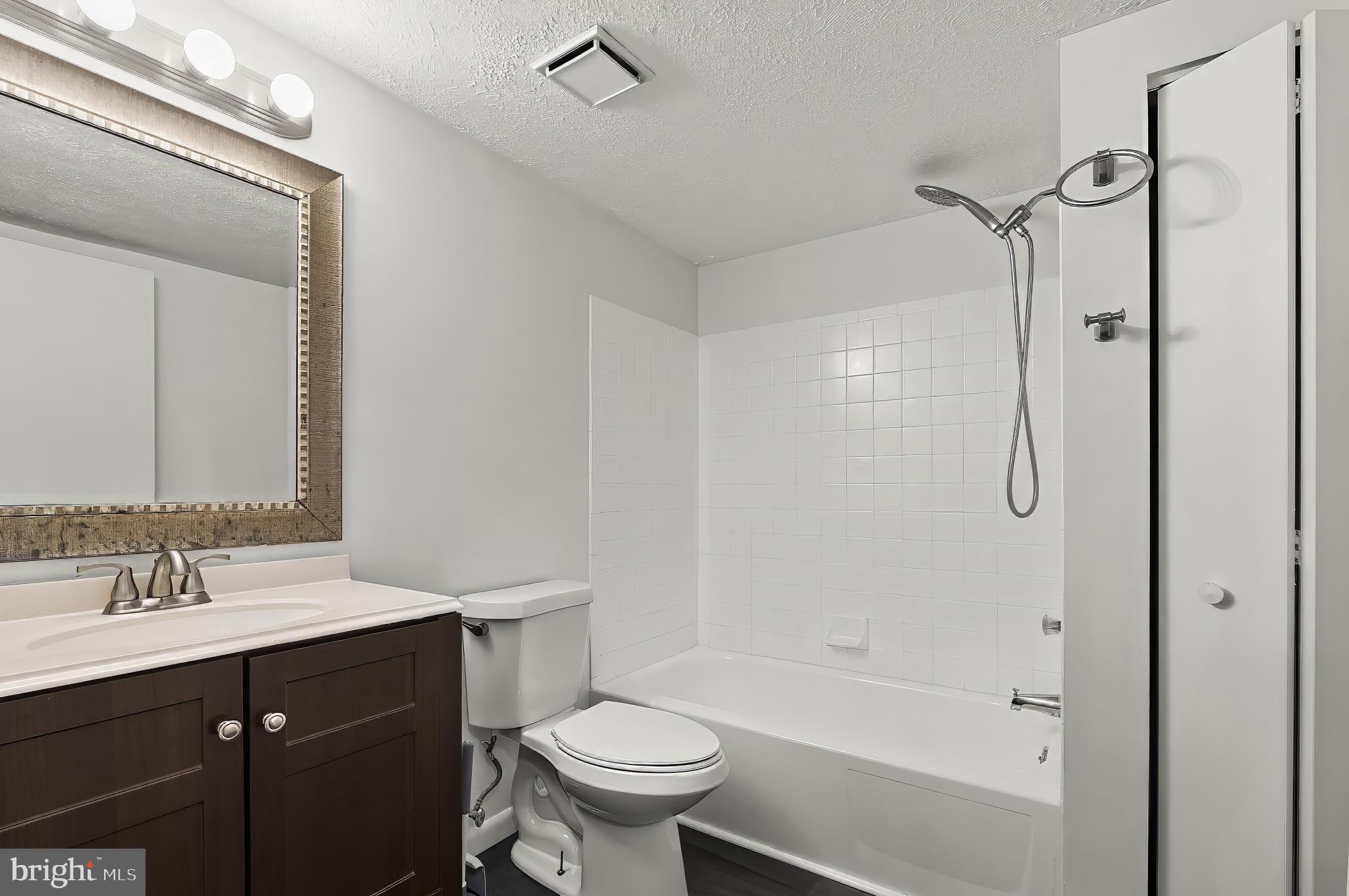 MAGNOLIA WOODS CONDOMINIUMS - Residential