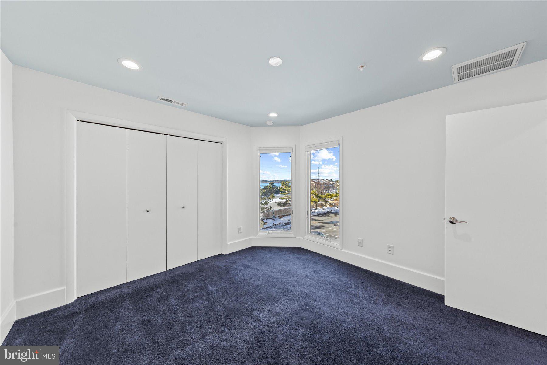 KINGS GRANT - Residential