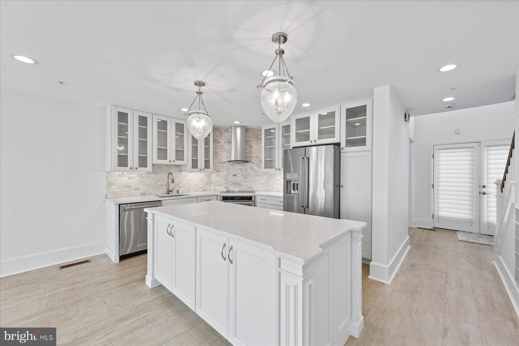 KINGS GRANT - Residential