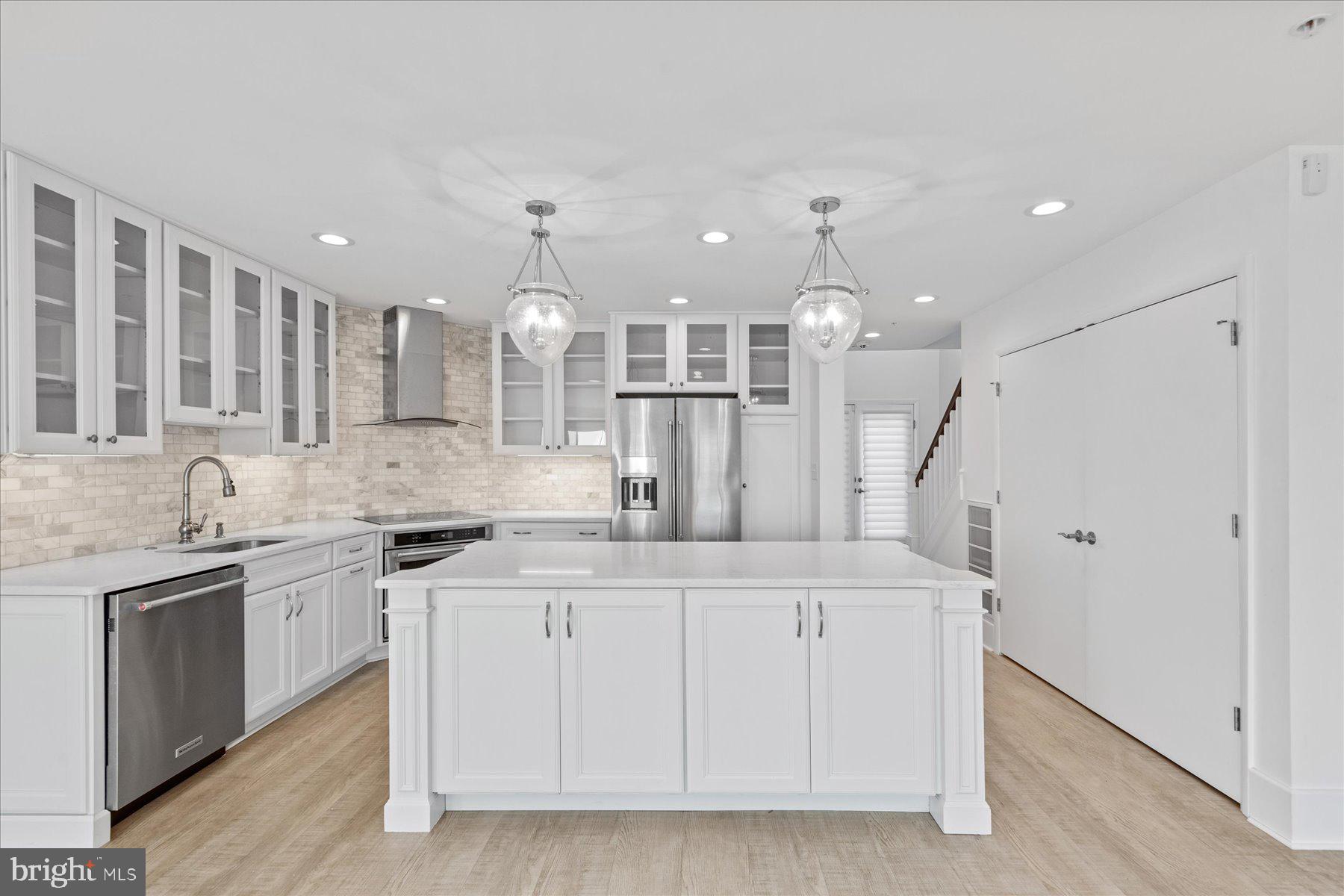 KINGS GRANT - Residential