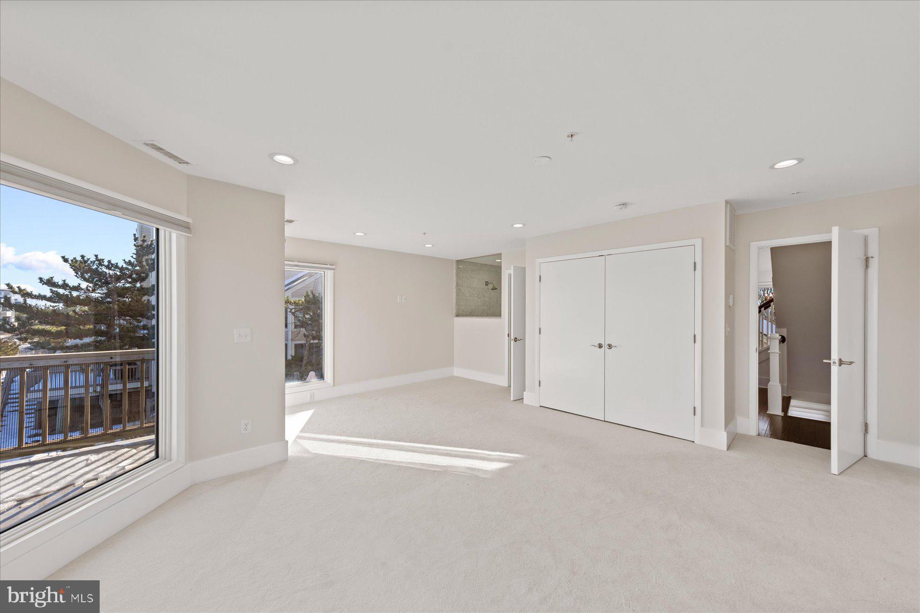KINGS GRANT - Residential