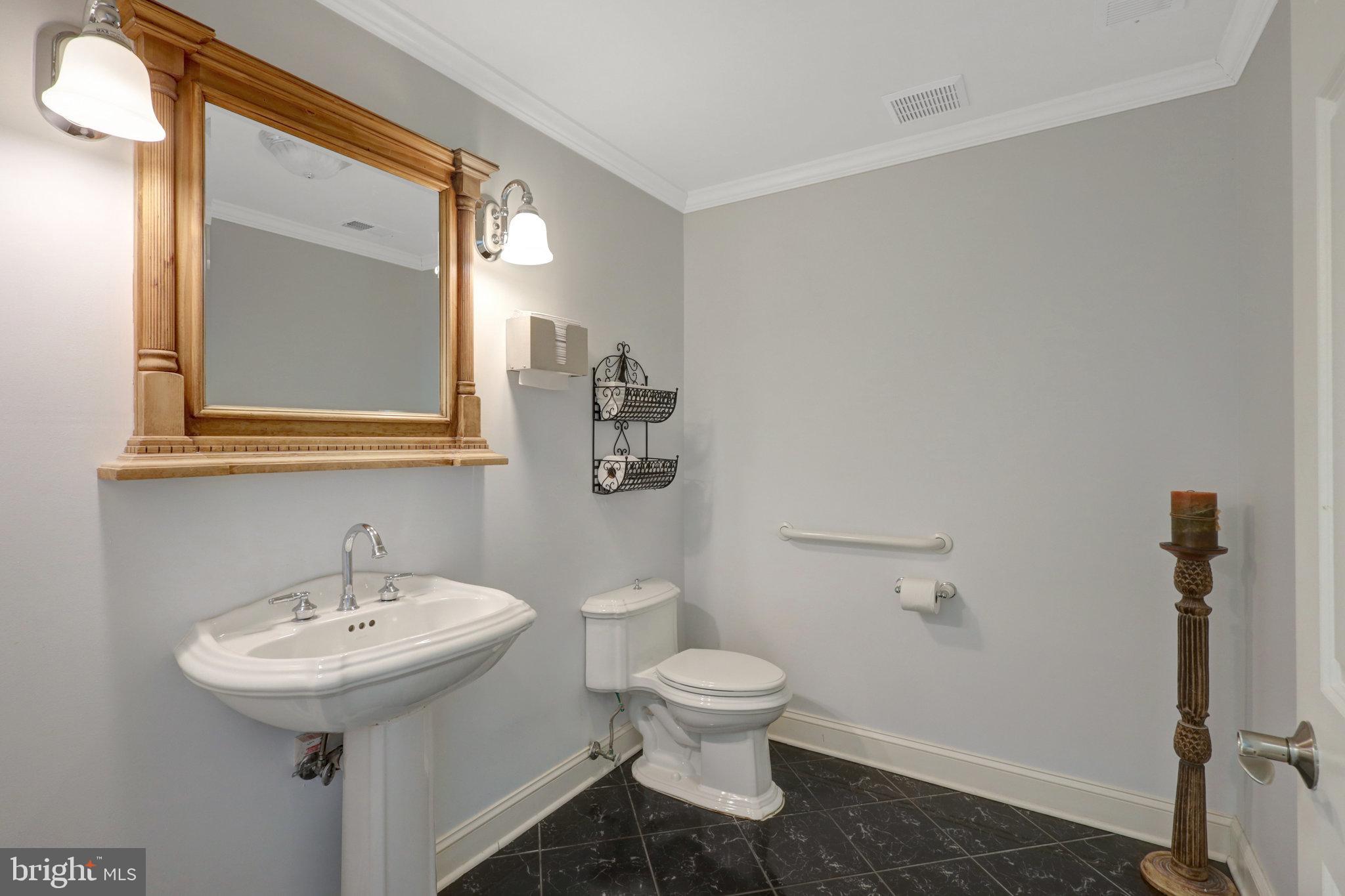 INNS OF COURT - Commercial Sale
