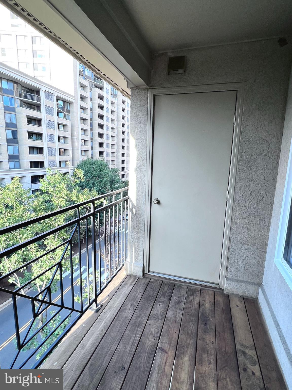 COURTHOUSE HILL - Residential Lease