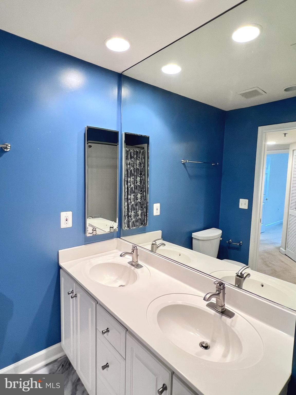 COURTHOUSE HILL - Residential Lease