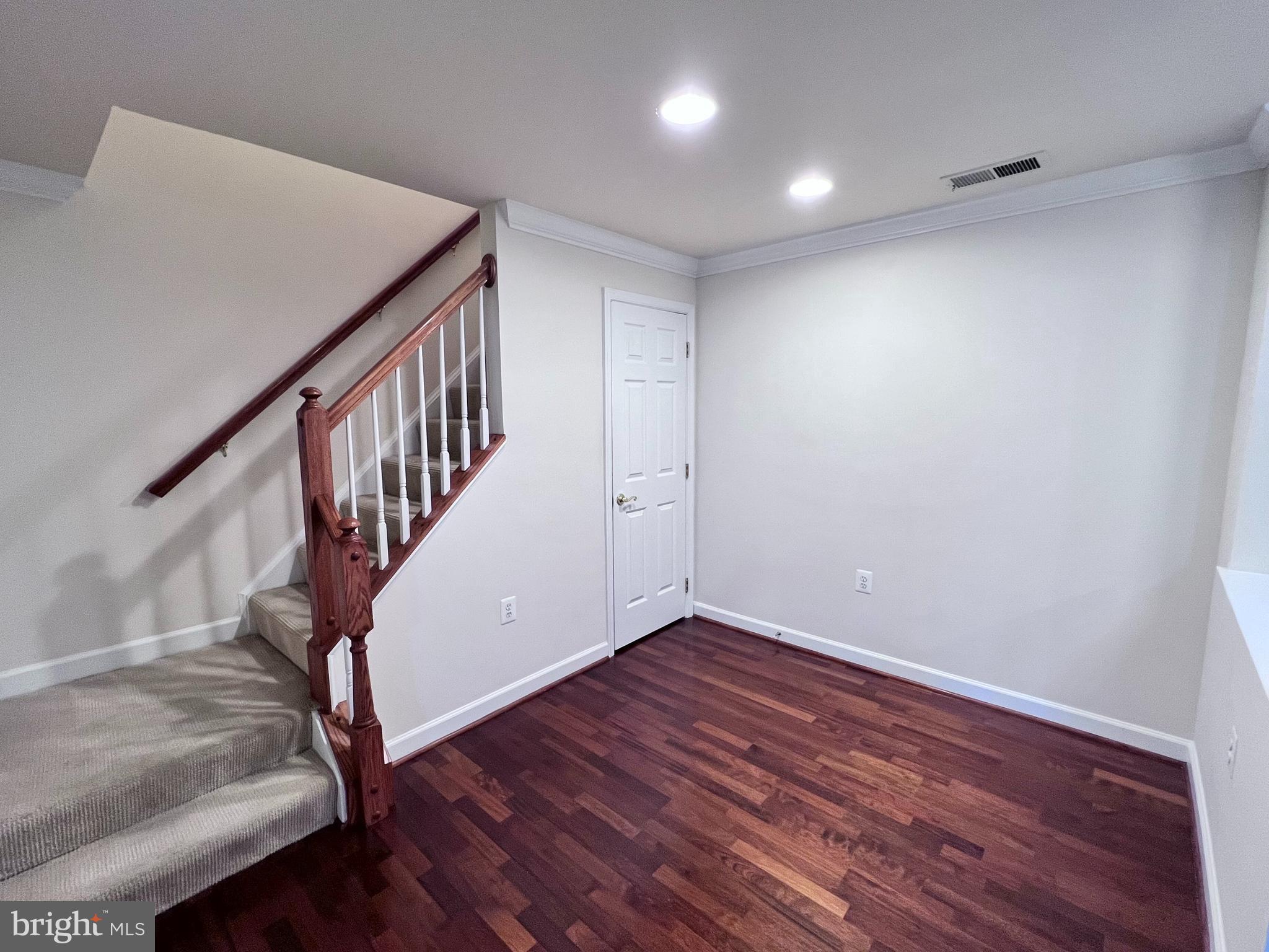 COURTHOUSE HILL - Residential Lease