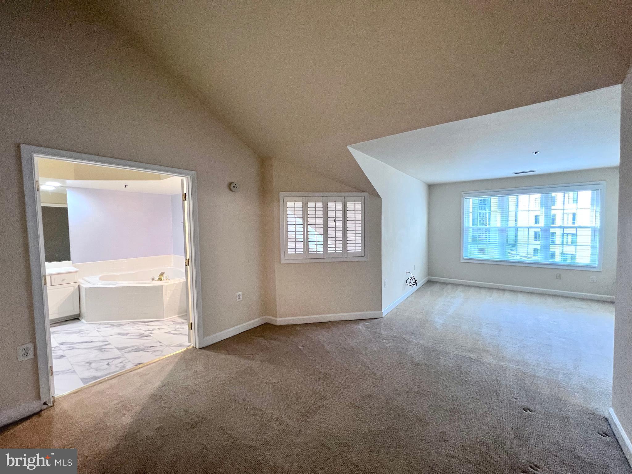 COURTHOUSE HILL - Residential Lease