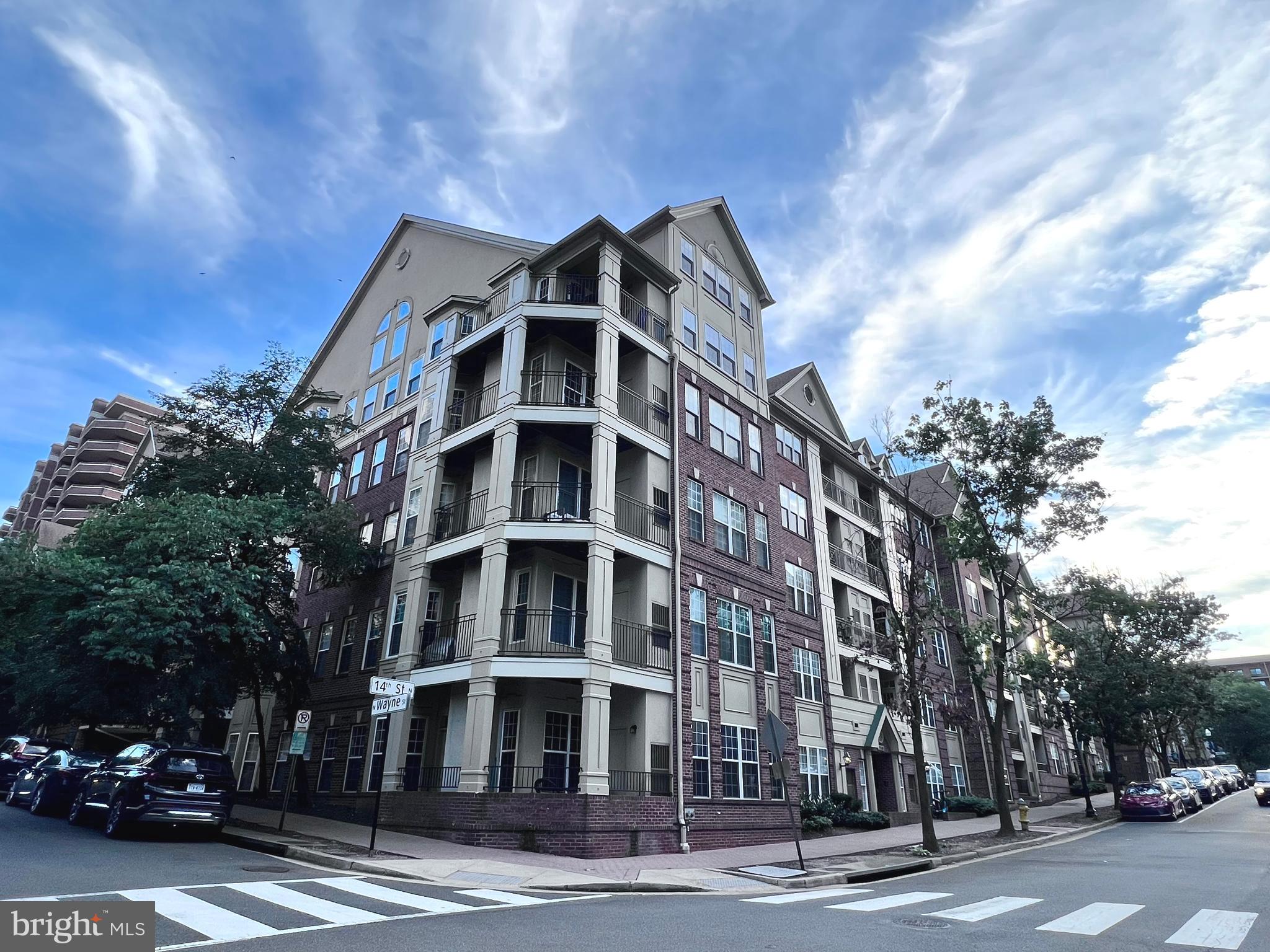 COURTHOUSE HILL - Residential Lease