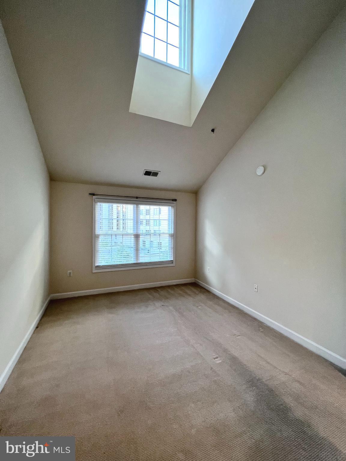 COURTHOUSE HILL - Residential Lease