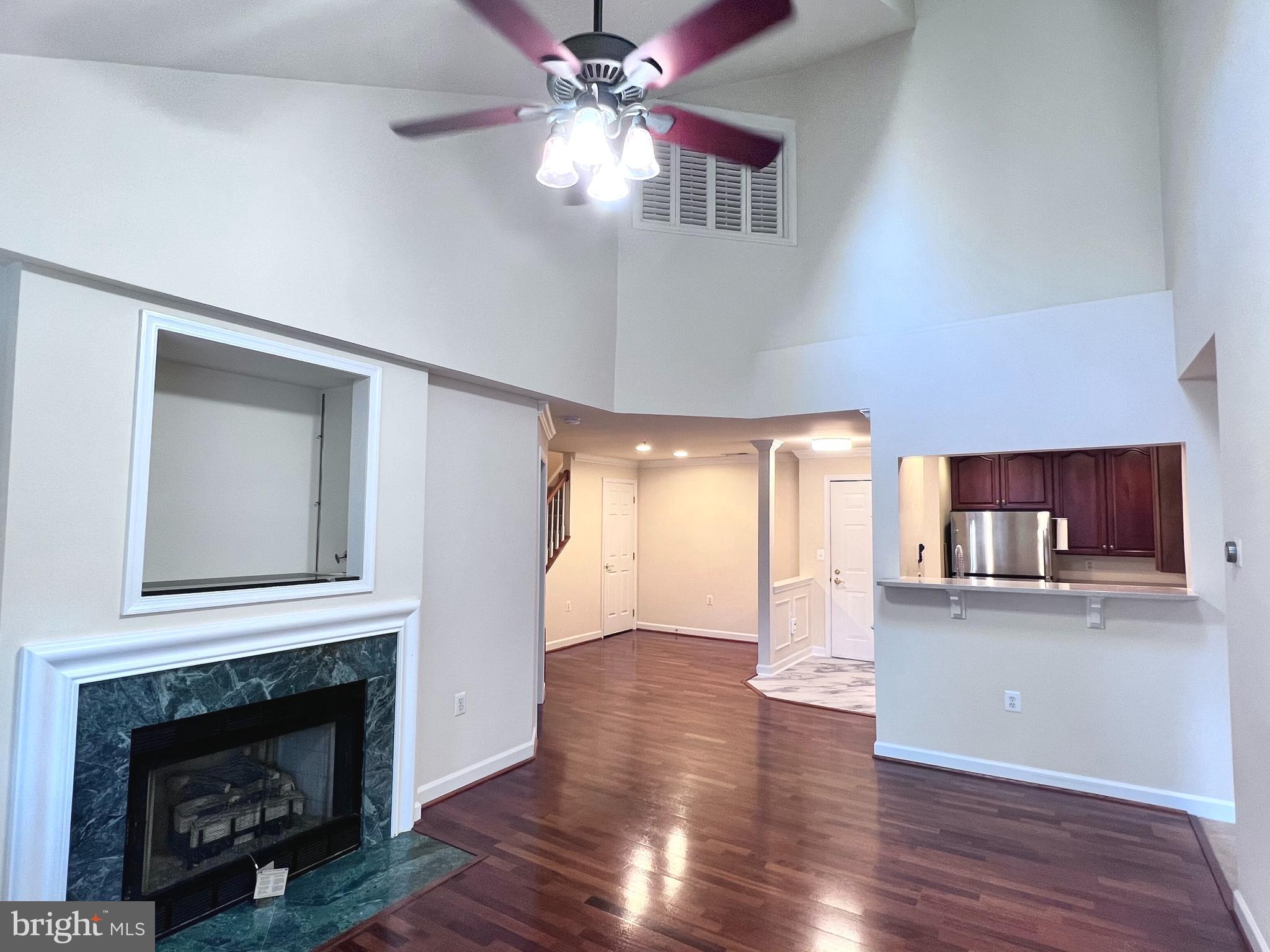 COURTHOUSE HILL - Residential Lease