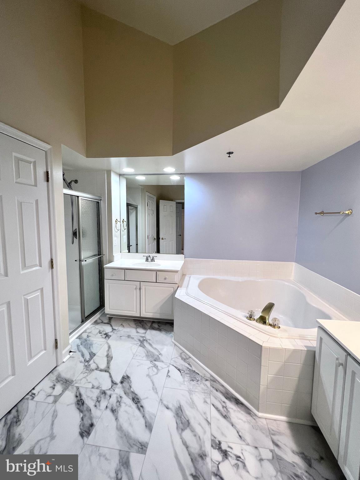COURTHOUSE HILL - Residential Lease