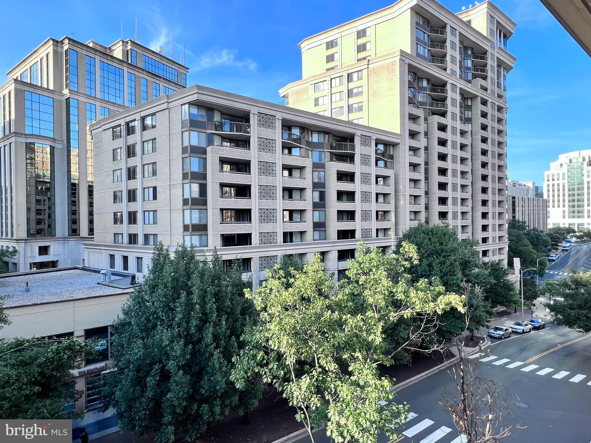 COURTHOUSE HILL - Residential Lease