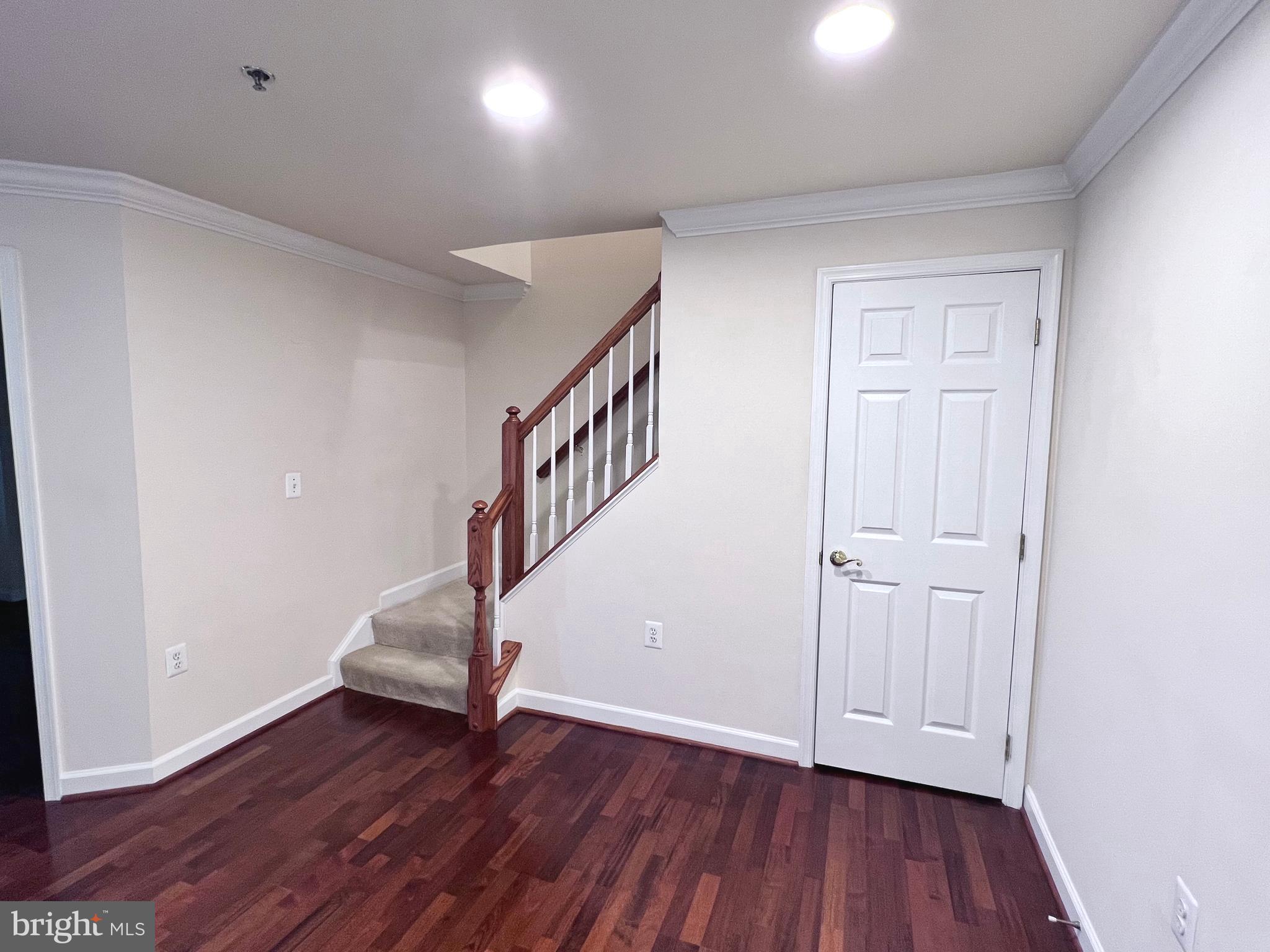 COURTHOUSE HILL - Residential Lease