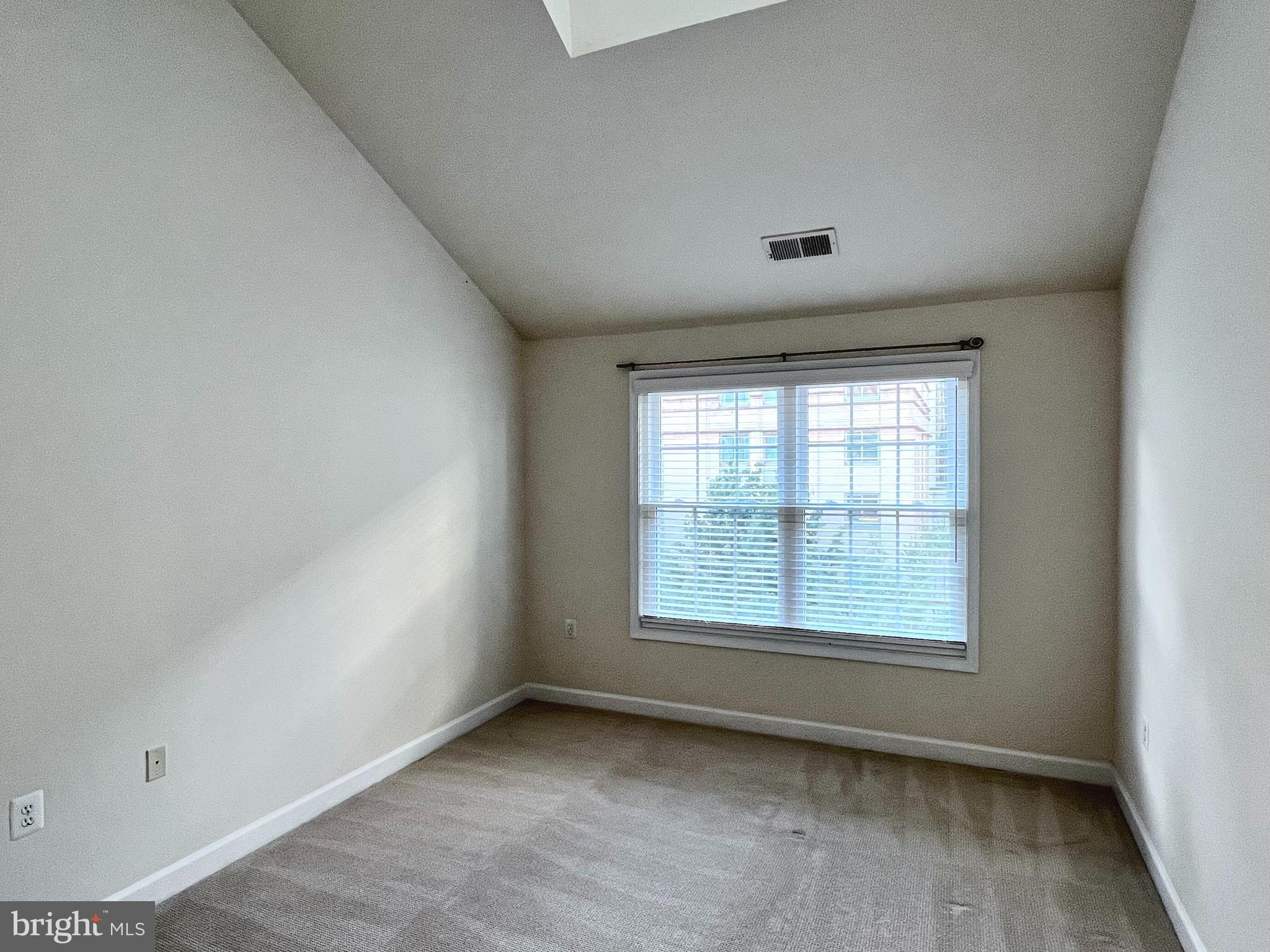 COURTHOUSE HILL - Residential Lease
